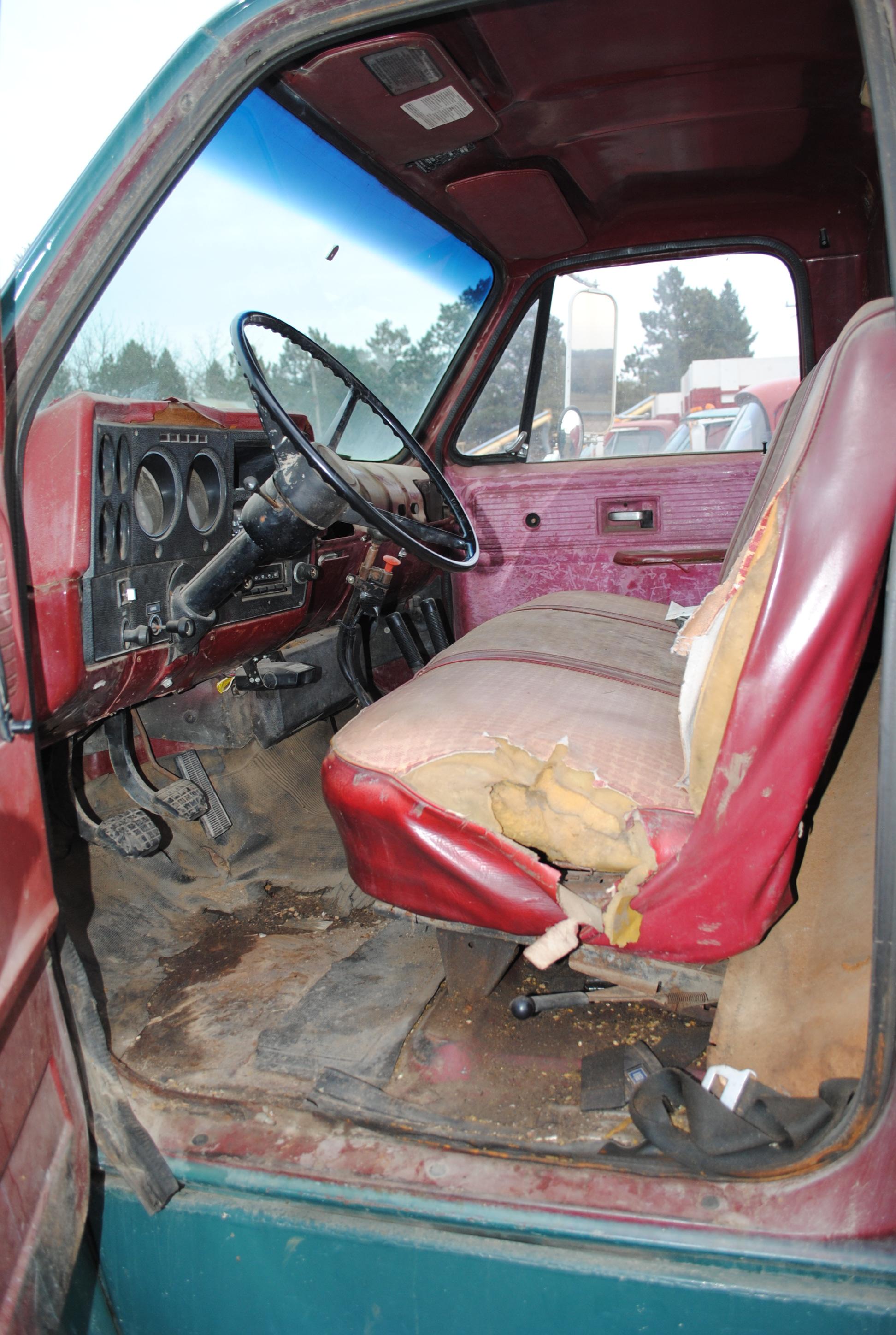 1979 Chevy truck model TK - NO TITLE, V8, big block, truck does not run, brakes don't work, 16' cont