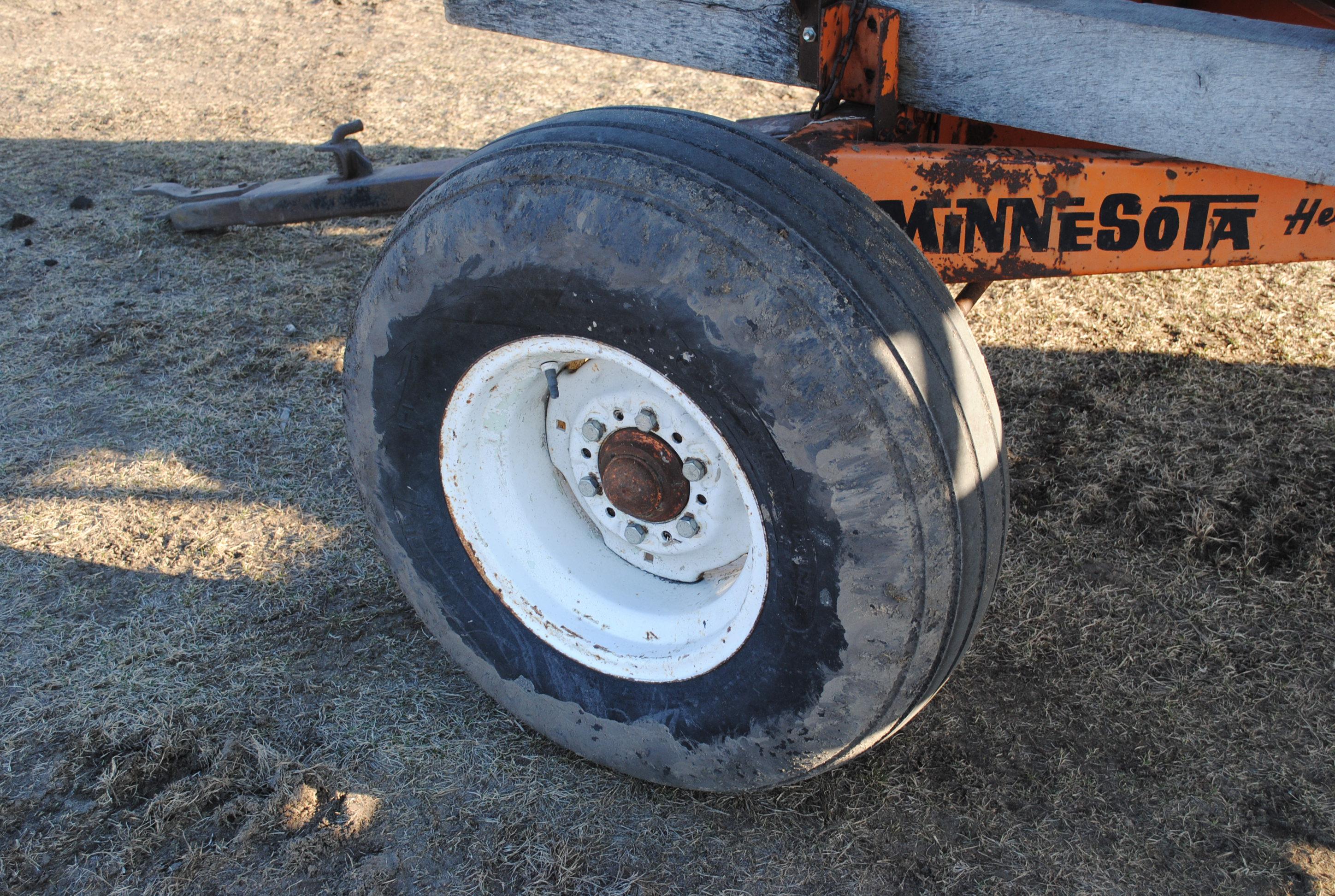 Minnesota 250 Gravity Box on Minnesota Jumbo 10 running gear