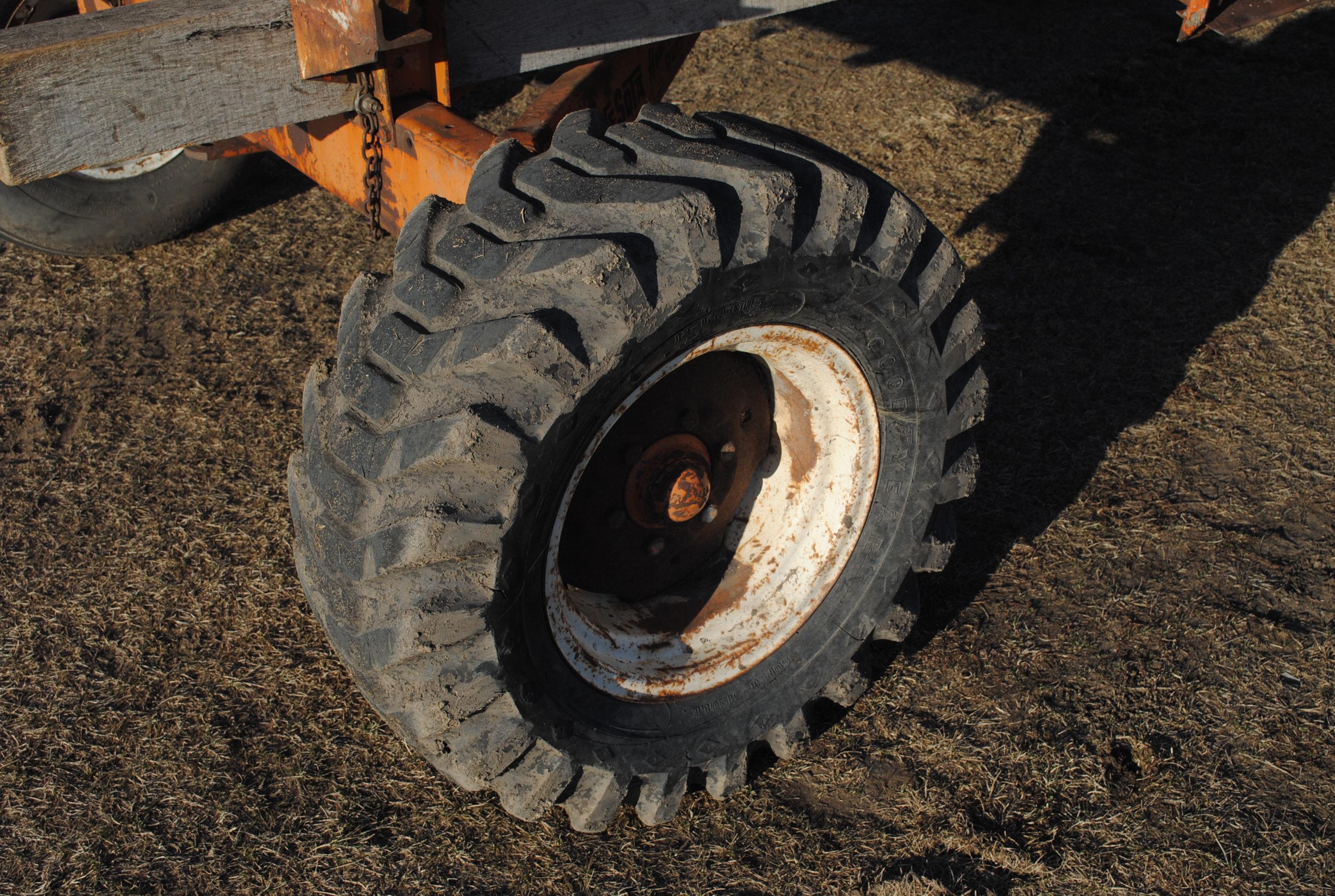 Minnesota 250 Gravity Box on Minnesota Jumbo 10 running gear