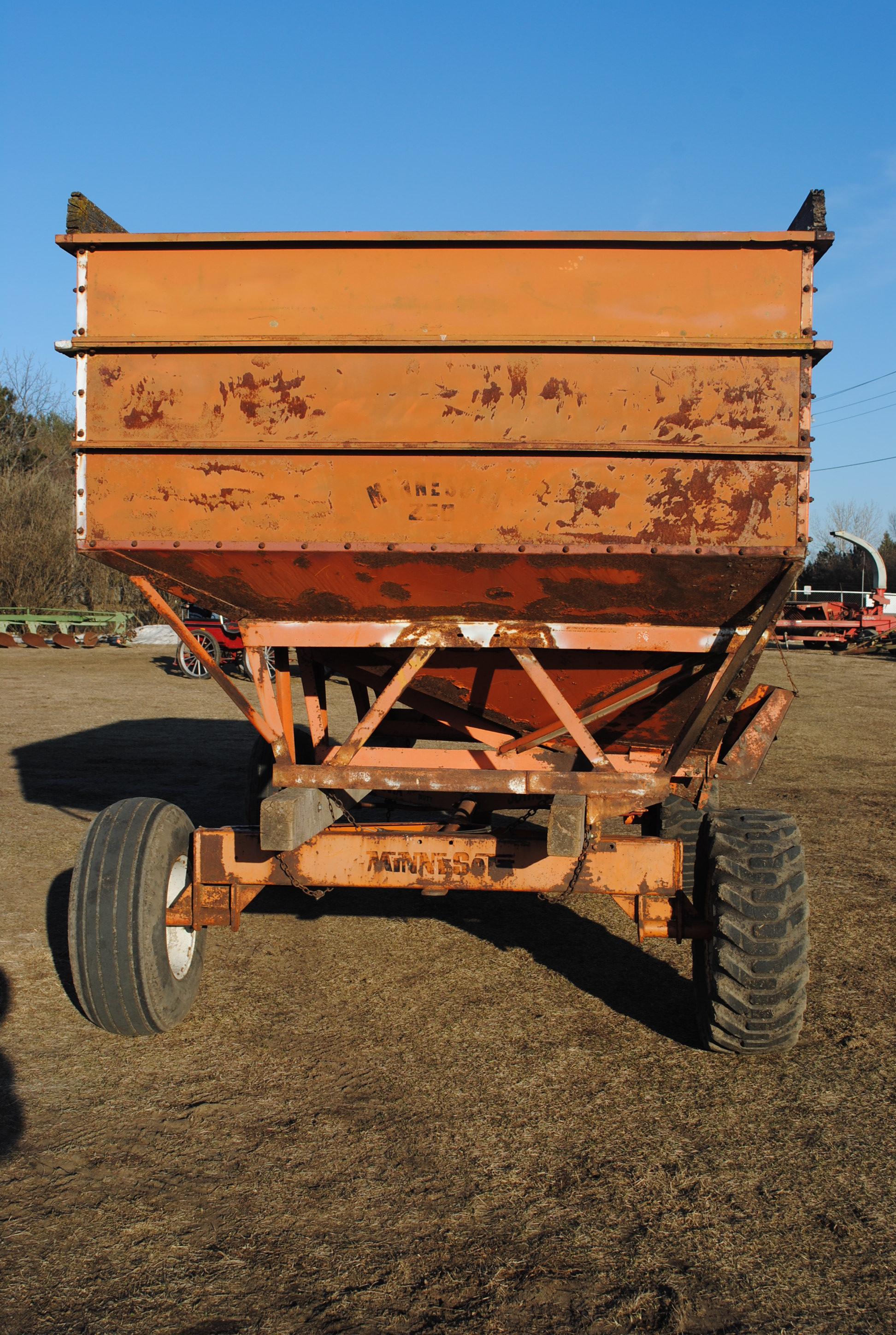 Minnesota 250 Gravity Box on Minnesota Jumbo 10 running gear