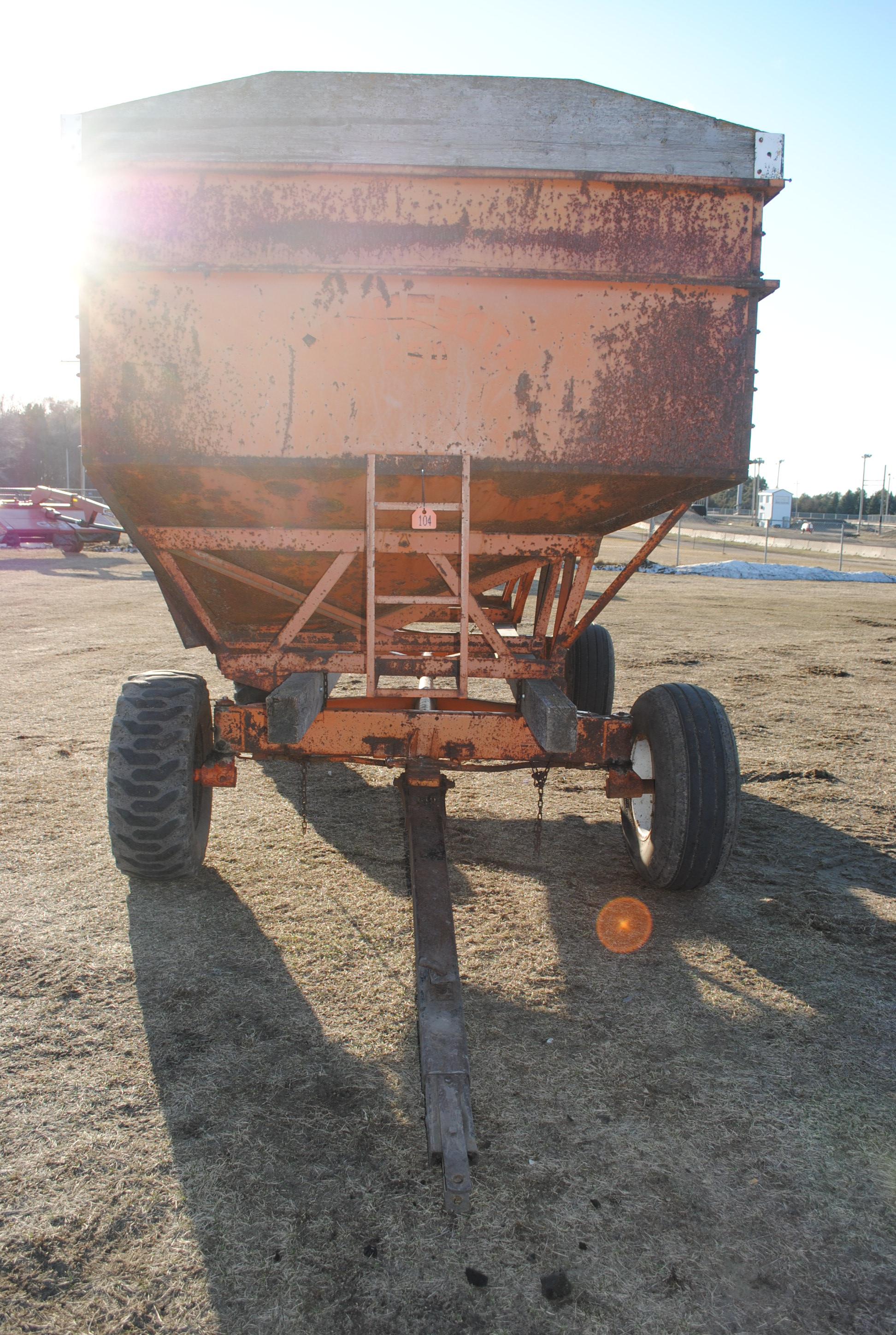 Minnesota 250 Gravity Box on Minnesota Jumbo 10 running gear