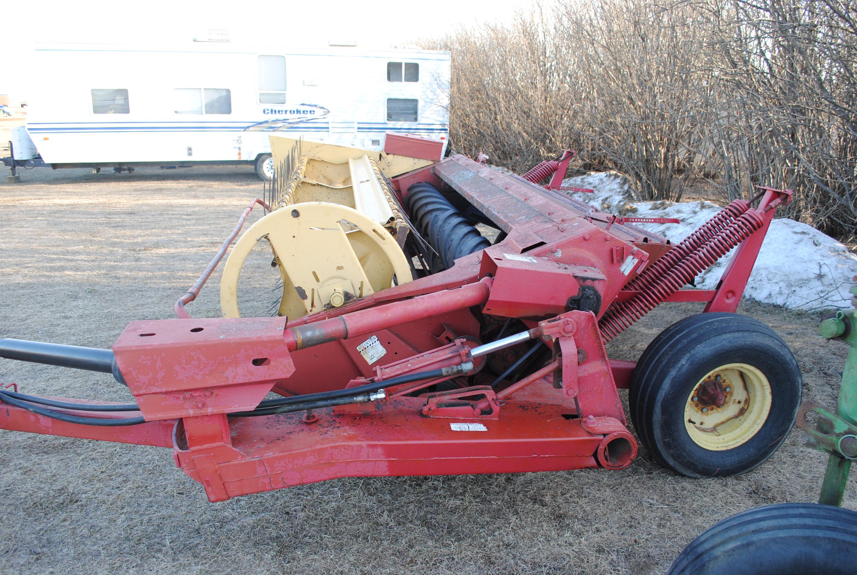 New Holland 479 Haybine, new sickle section put in last year, works