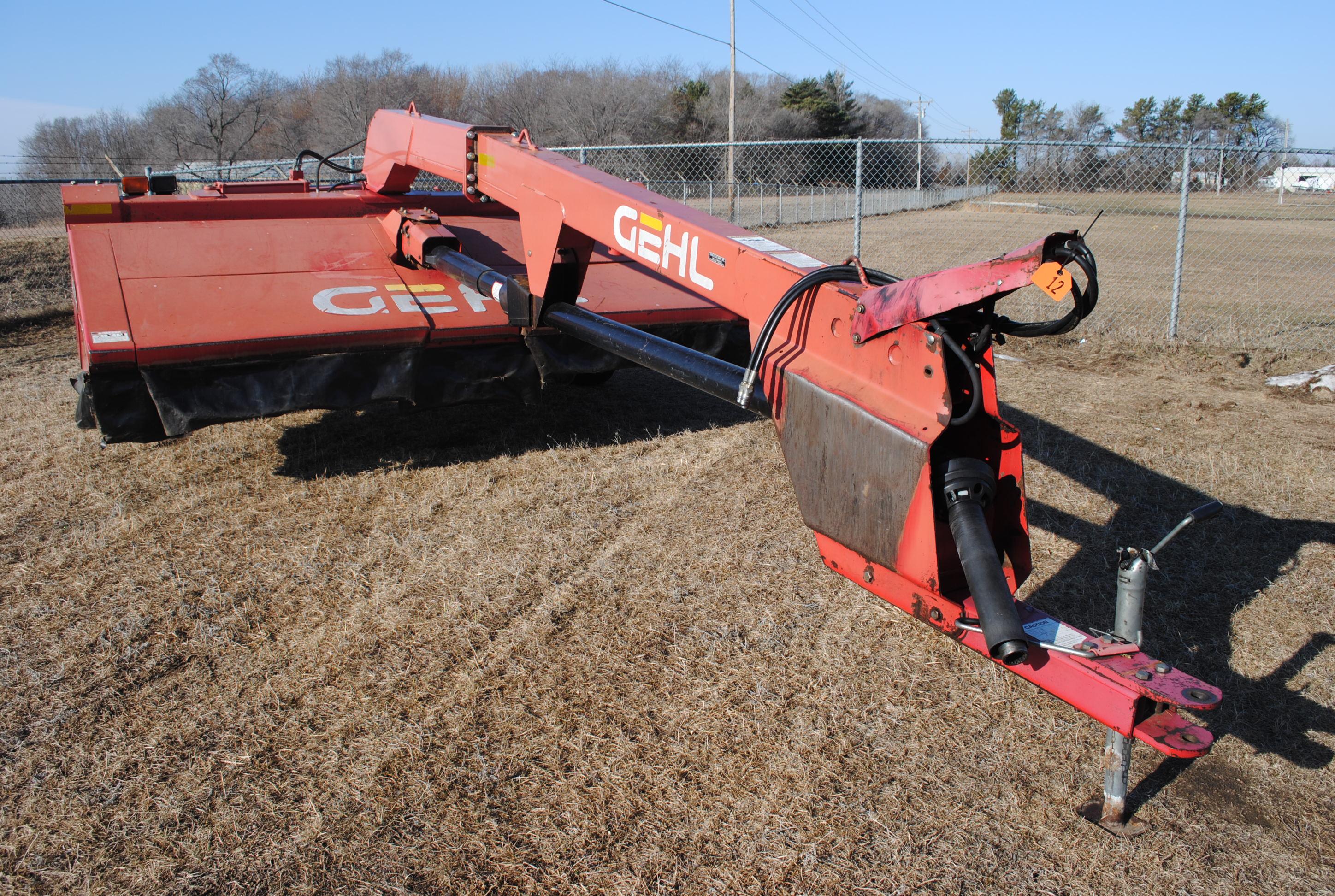 Gehl 2412 HydroSwing Disc Bine, rubber rollers, new knives, pto in office, good-running condition
