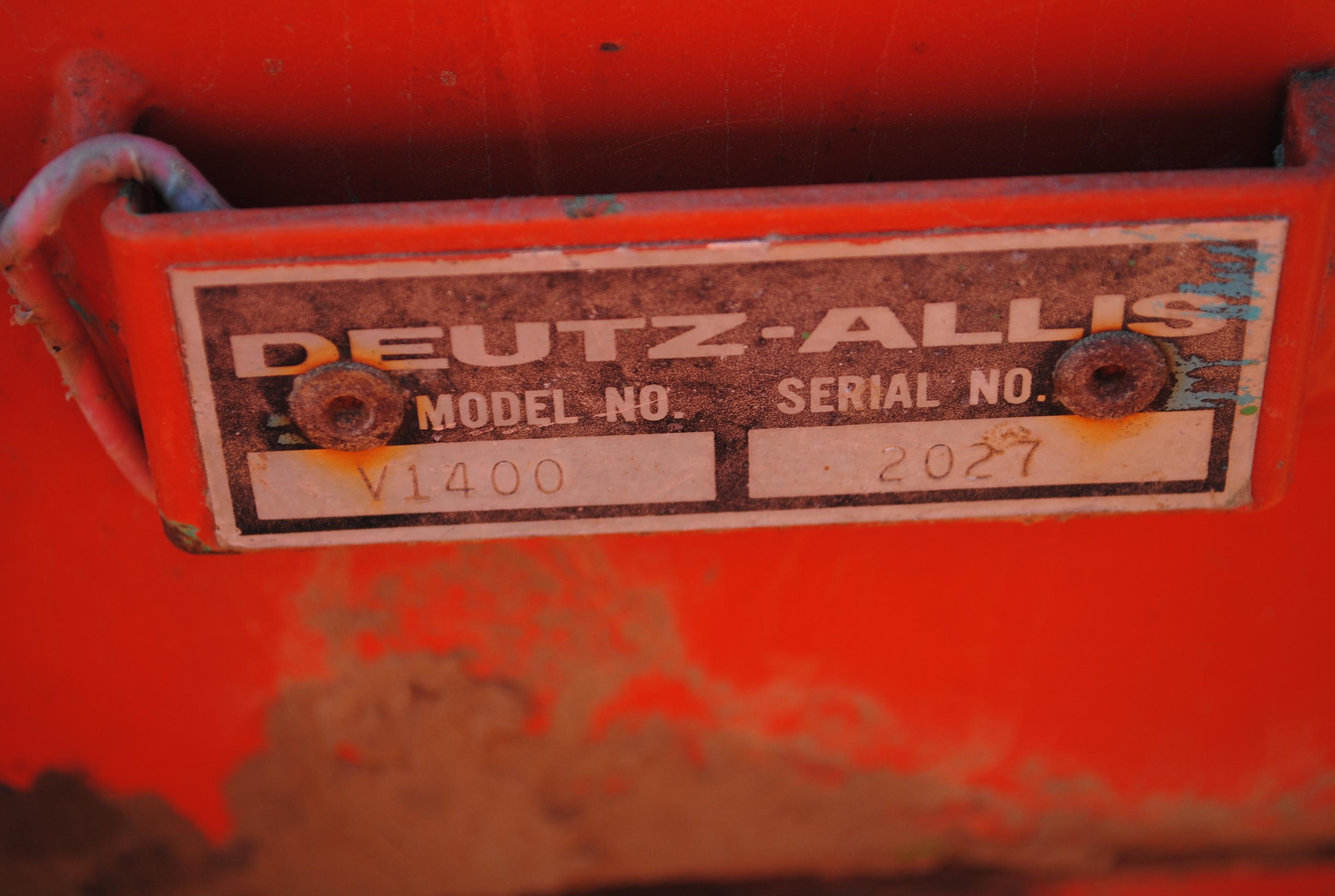 Deutz-Allis 30' field cultivator with 3-bar harrow, Model V1400,