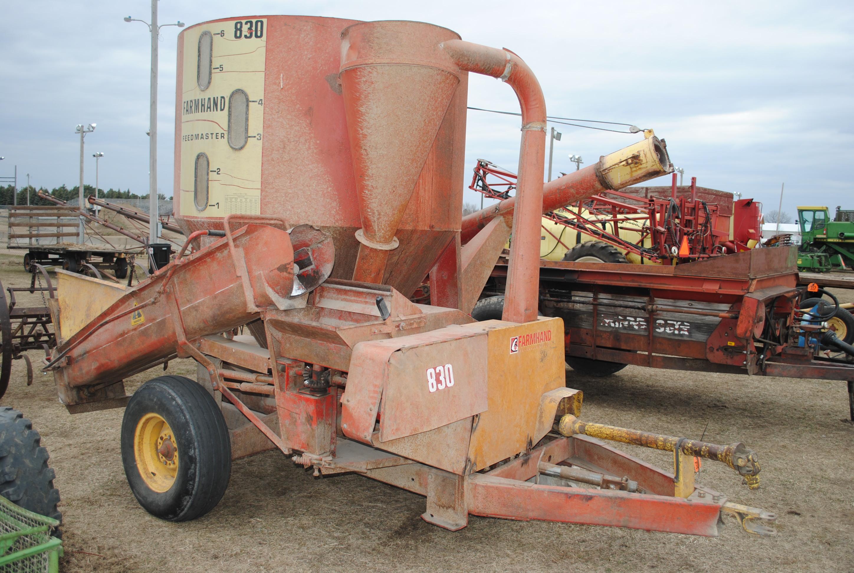 Farmhand 830 Feed Mixer