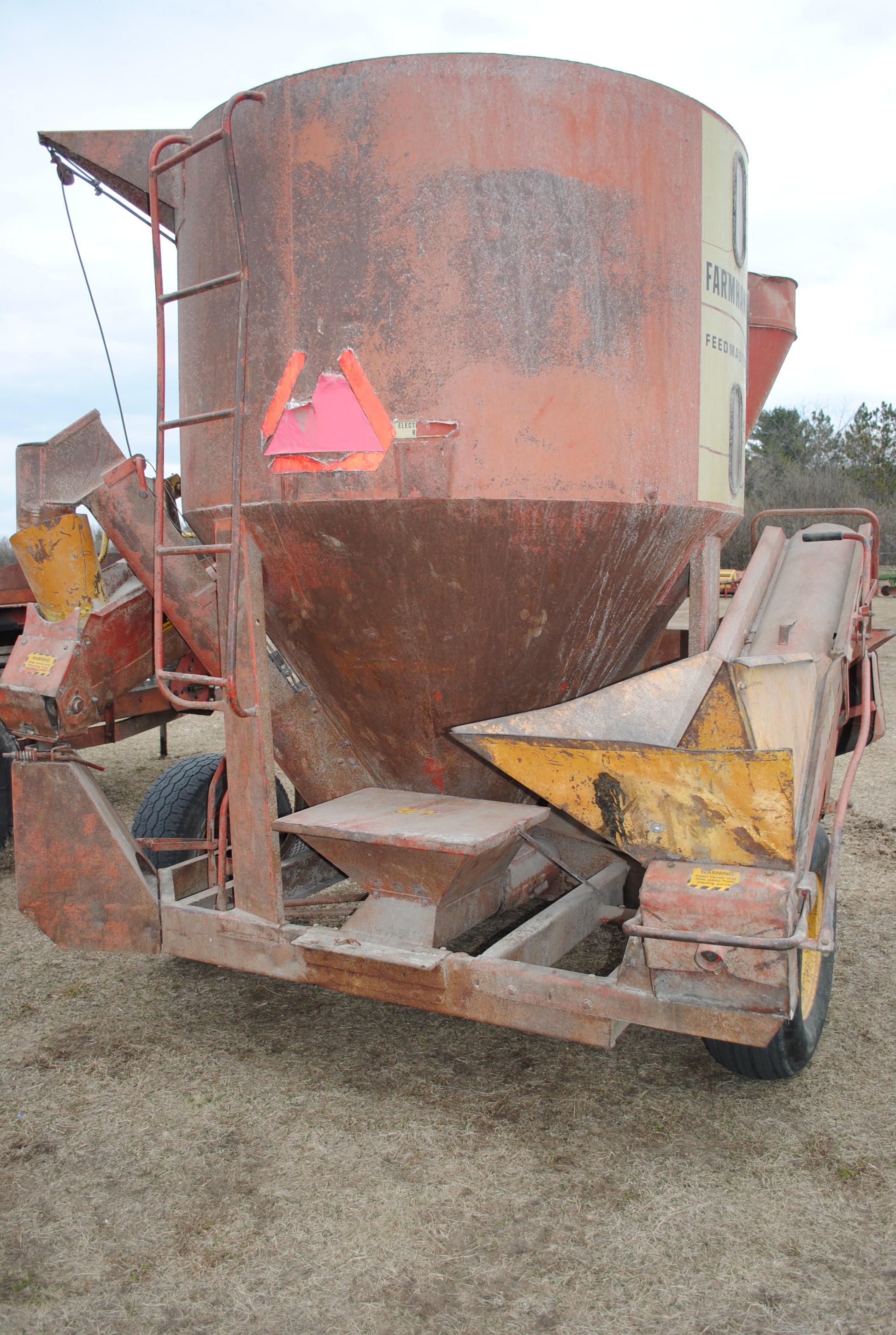 Farmhand 830 Feed Mixer