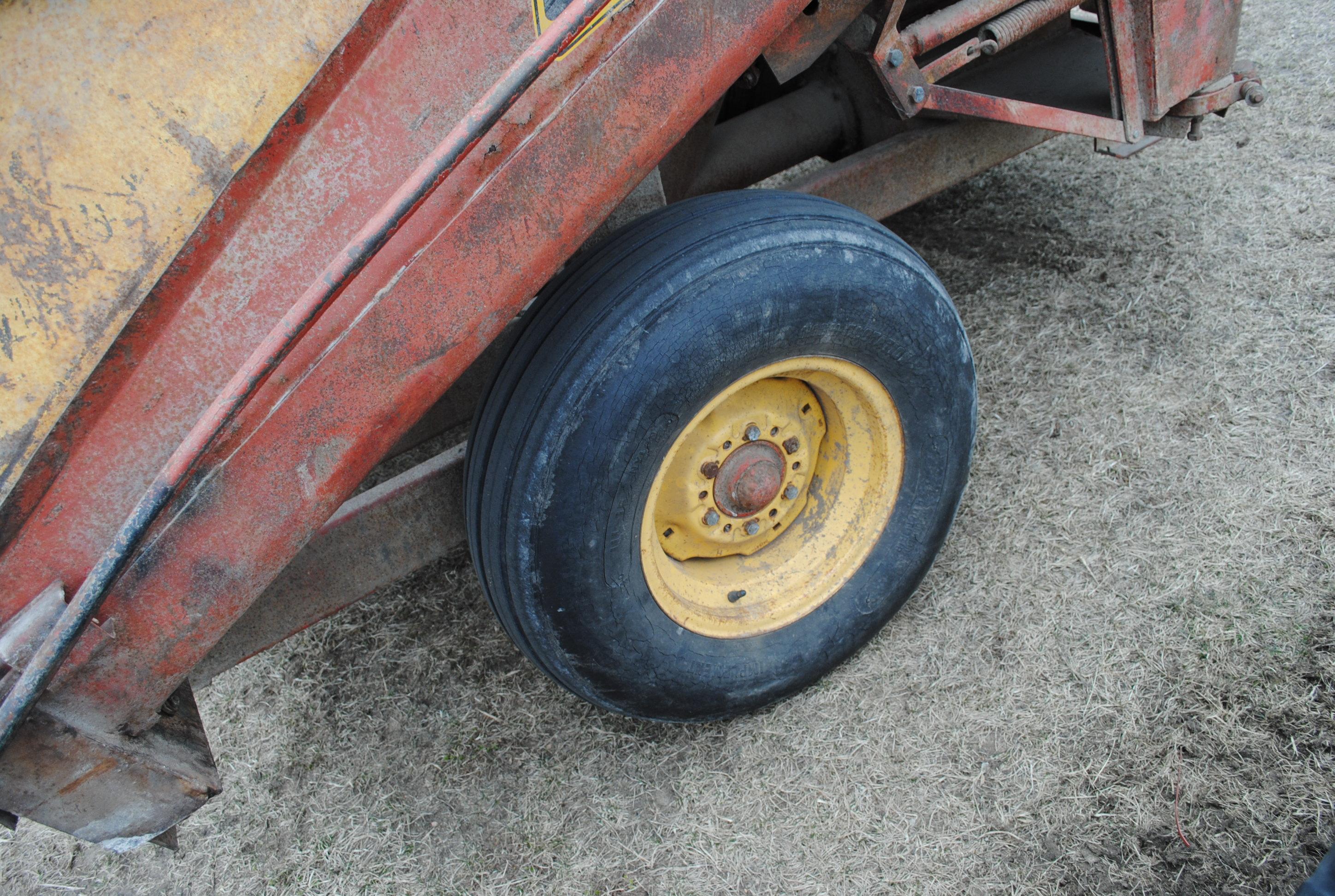 Farmhand 830 Feed Mixer