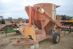 Farmhand 830 Feed Mixer