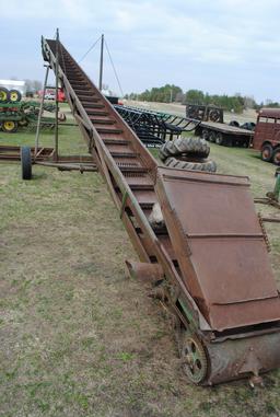 John Deere Elevator, owner states works good, tires appear good