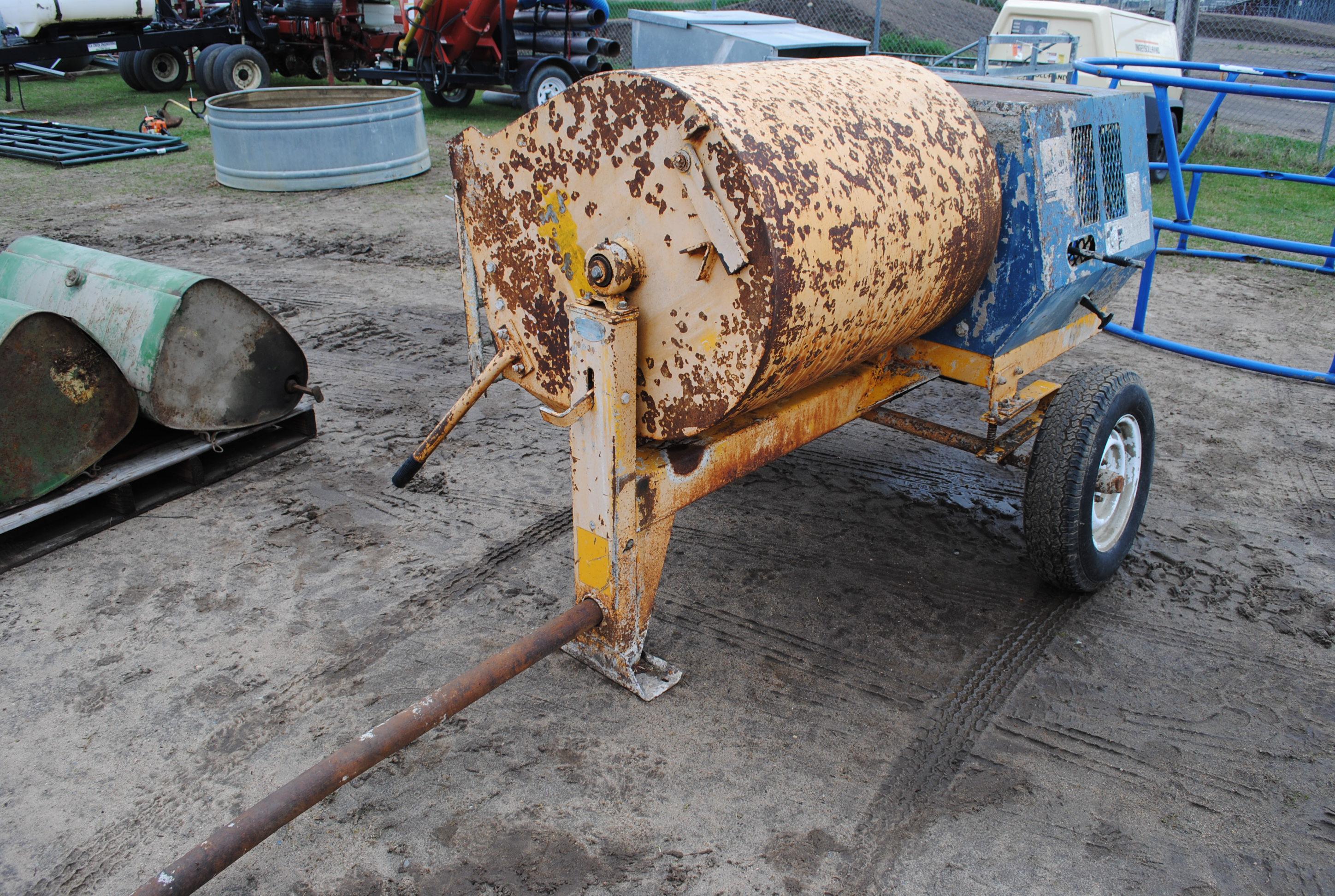 Cement mixer, owner states "carb just cleaned, new spark plug, just changed oil, gear lube & grease