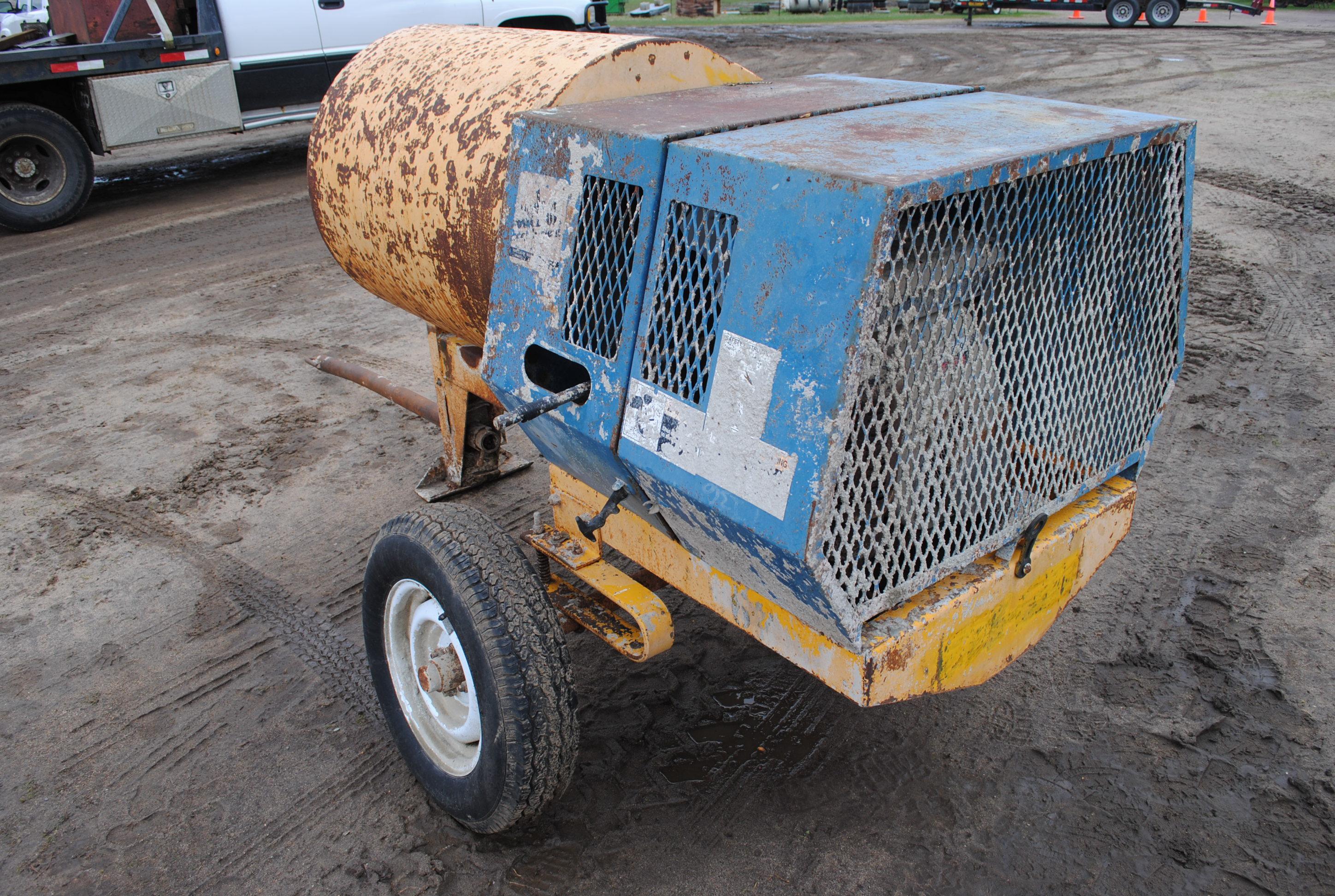 Cement mixer, owner states "carb just cleaned, new spark plug, just changed oil, gear lube & grease