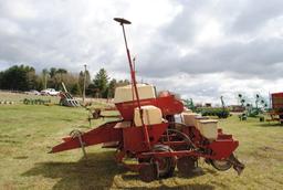 International 400 Cyclo planter, parts planter