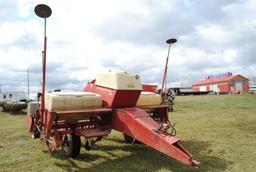 International 400 Cyclo planter, parts planter