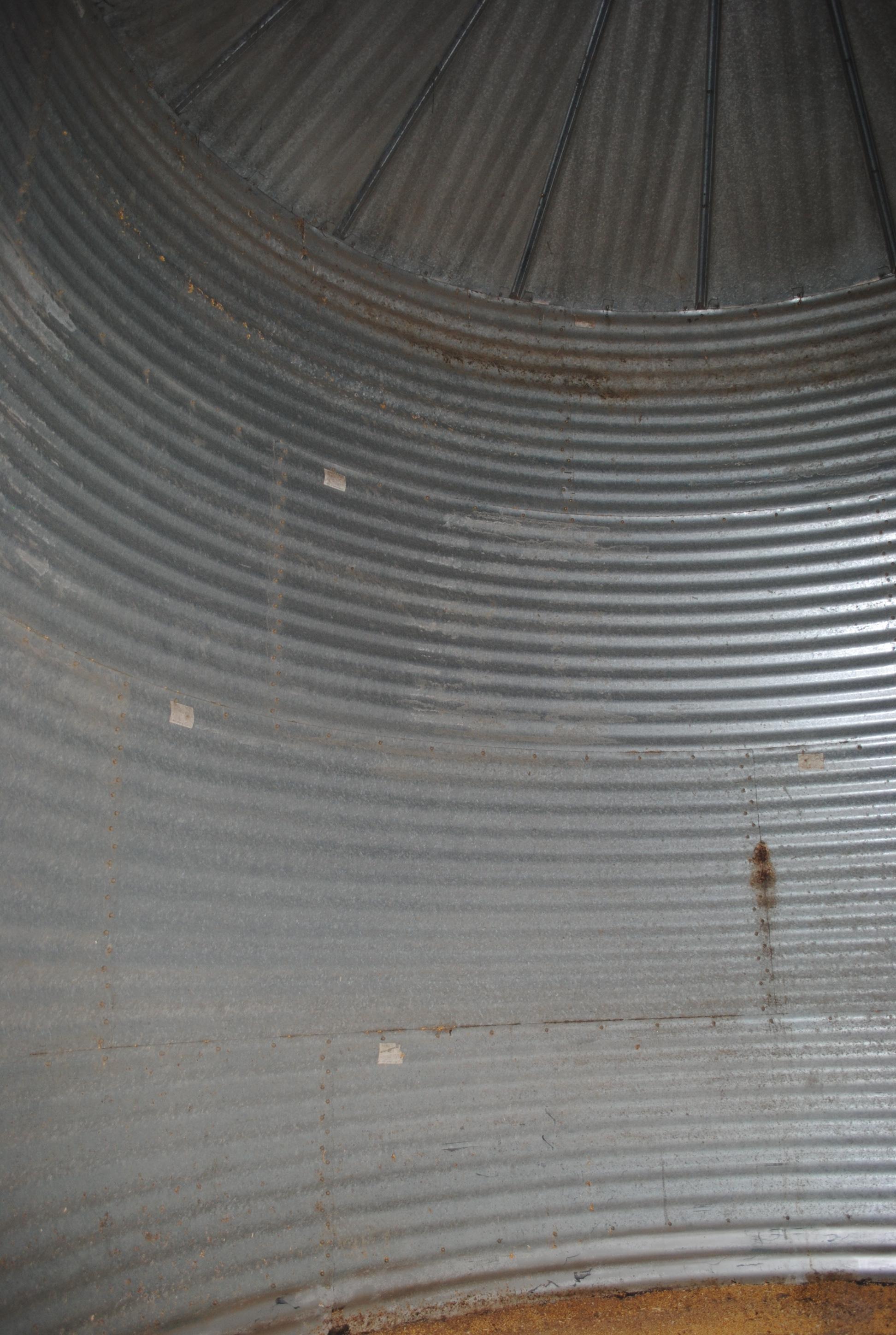 Butler 16' Grain Bin, 4-ring, unload auger in concrete