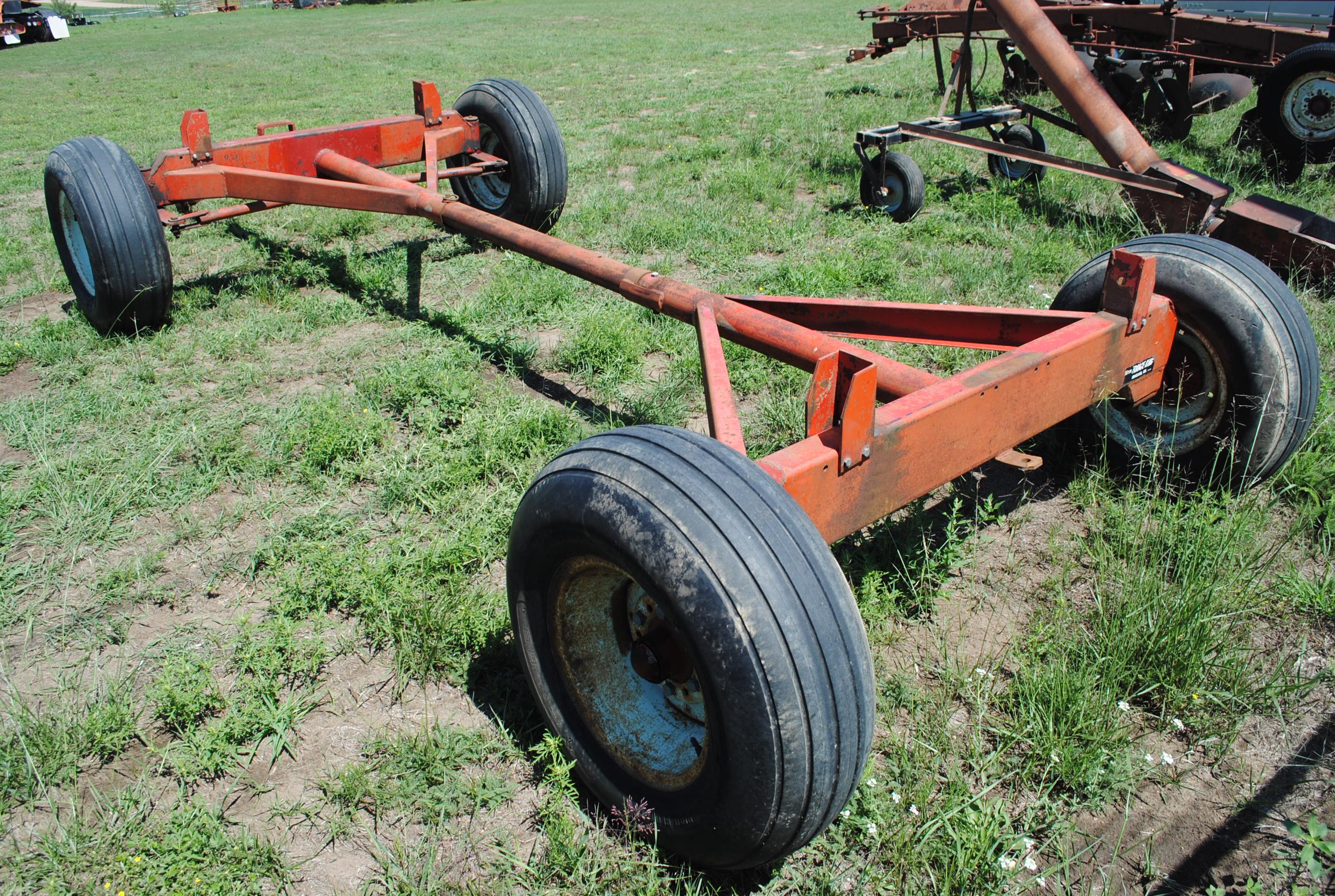 Forage King 10-ton 4-wheel running gear with extendable pole