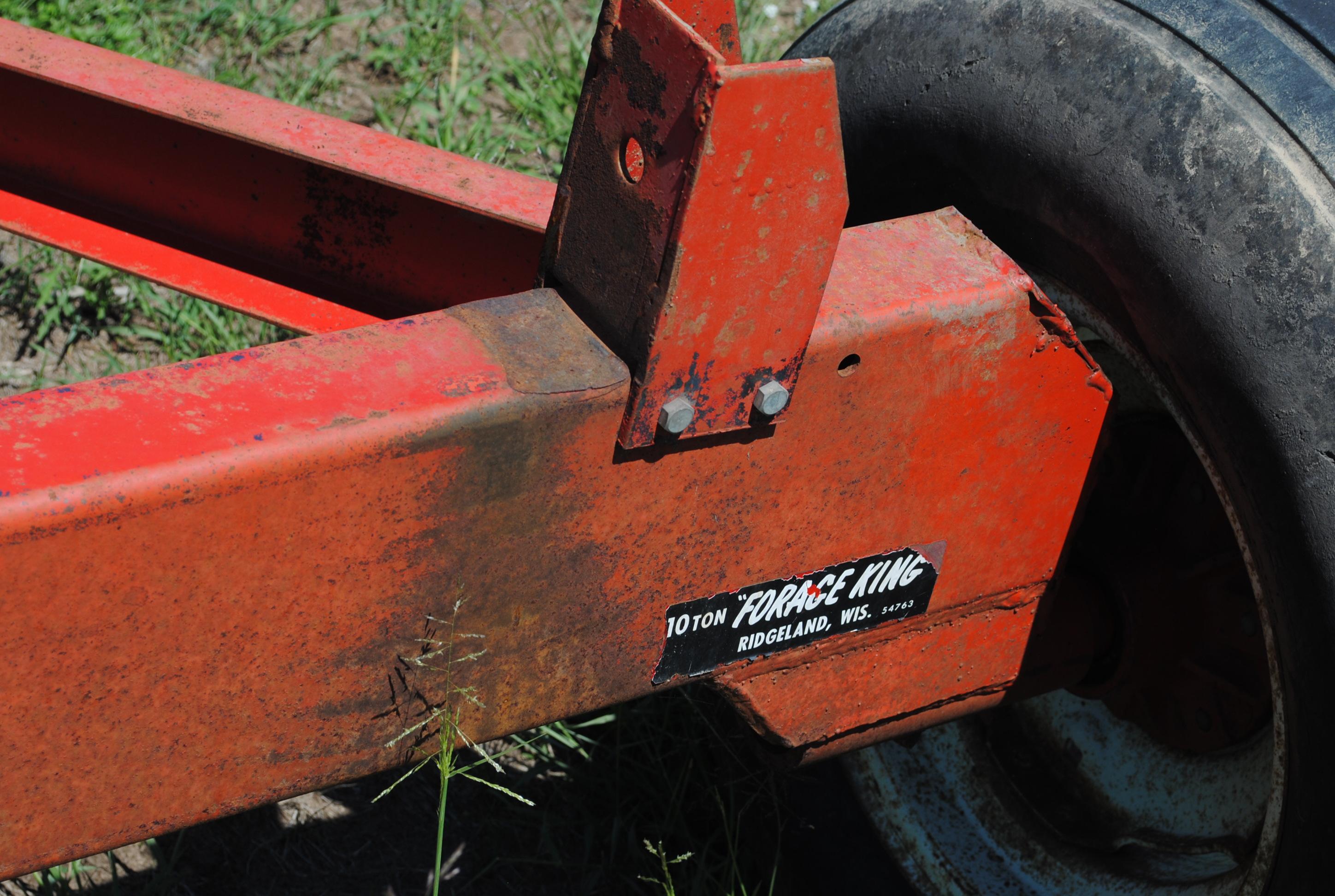 Forage King 10-ton 4-wheel running gear with extendable pole