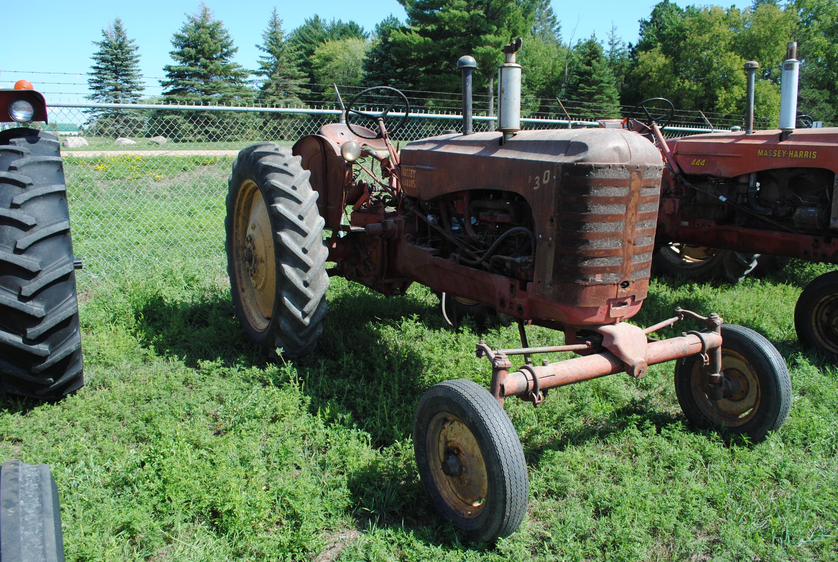 Massey Harris 30, wf, gas,fenders, 540 pto, runs & drives, 11-38 rears, 5.60-15 fronts, **KEY