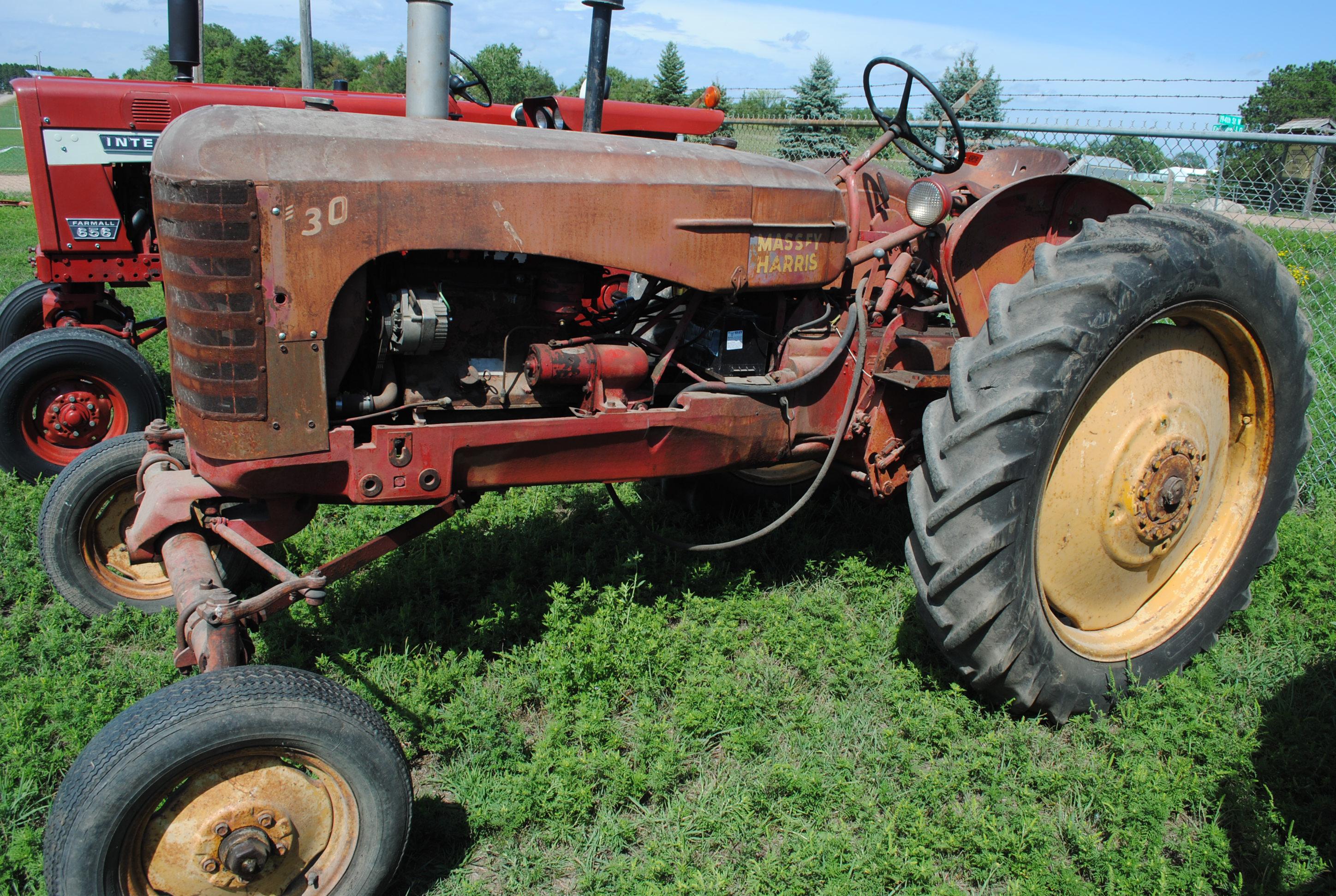 Massey Harris 30, wf, gas,fenders, 540 pto, runs & drives, 11-38 rears, 5.60-15 fronts, **KEY