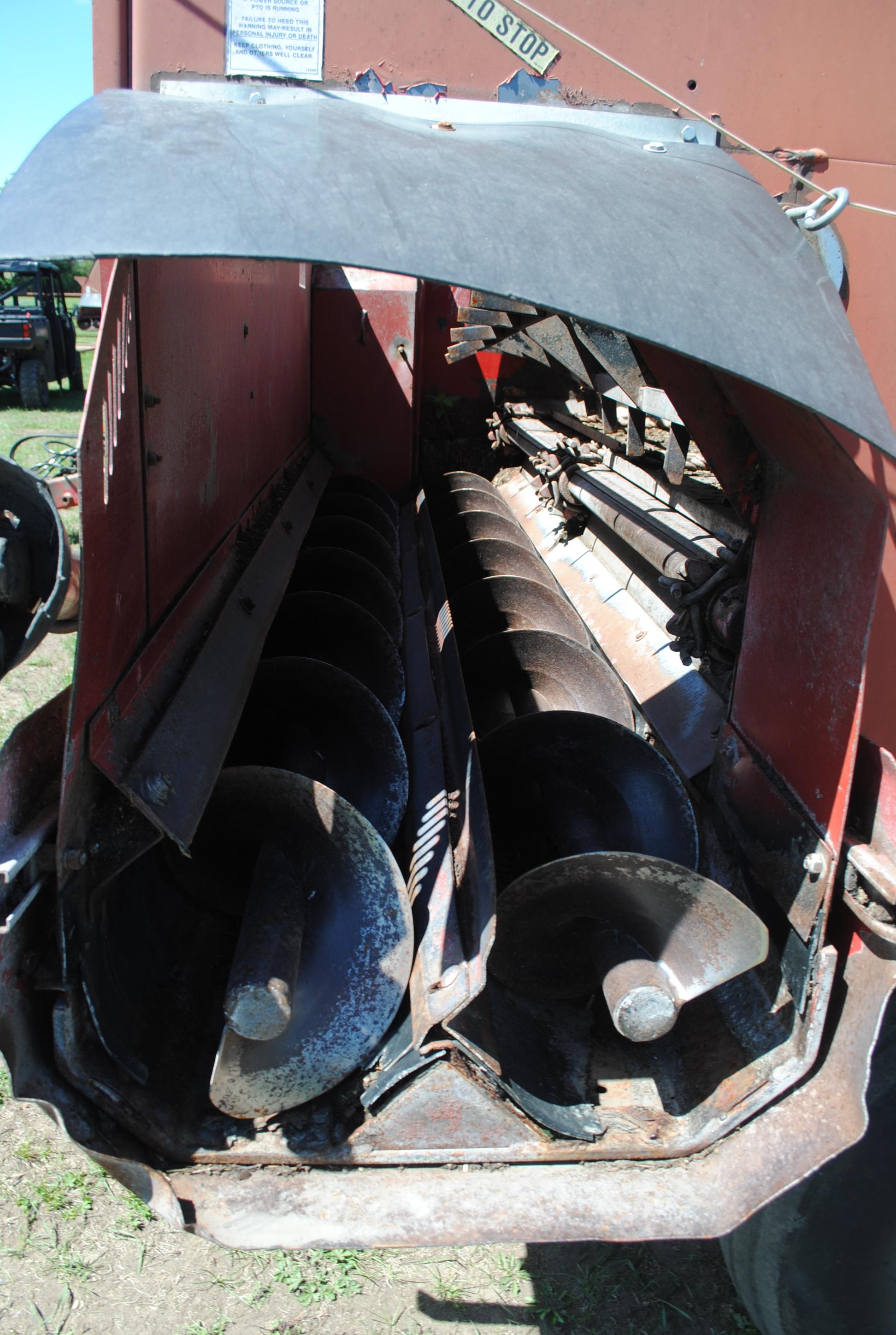 H&S 7+4 Twin Auger Silage Wagon, 18' on H&S running gear