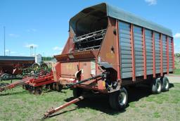 H&S 7+4 Twin Auger Silage Wagon, 18' on H&S running gear