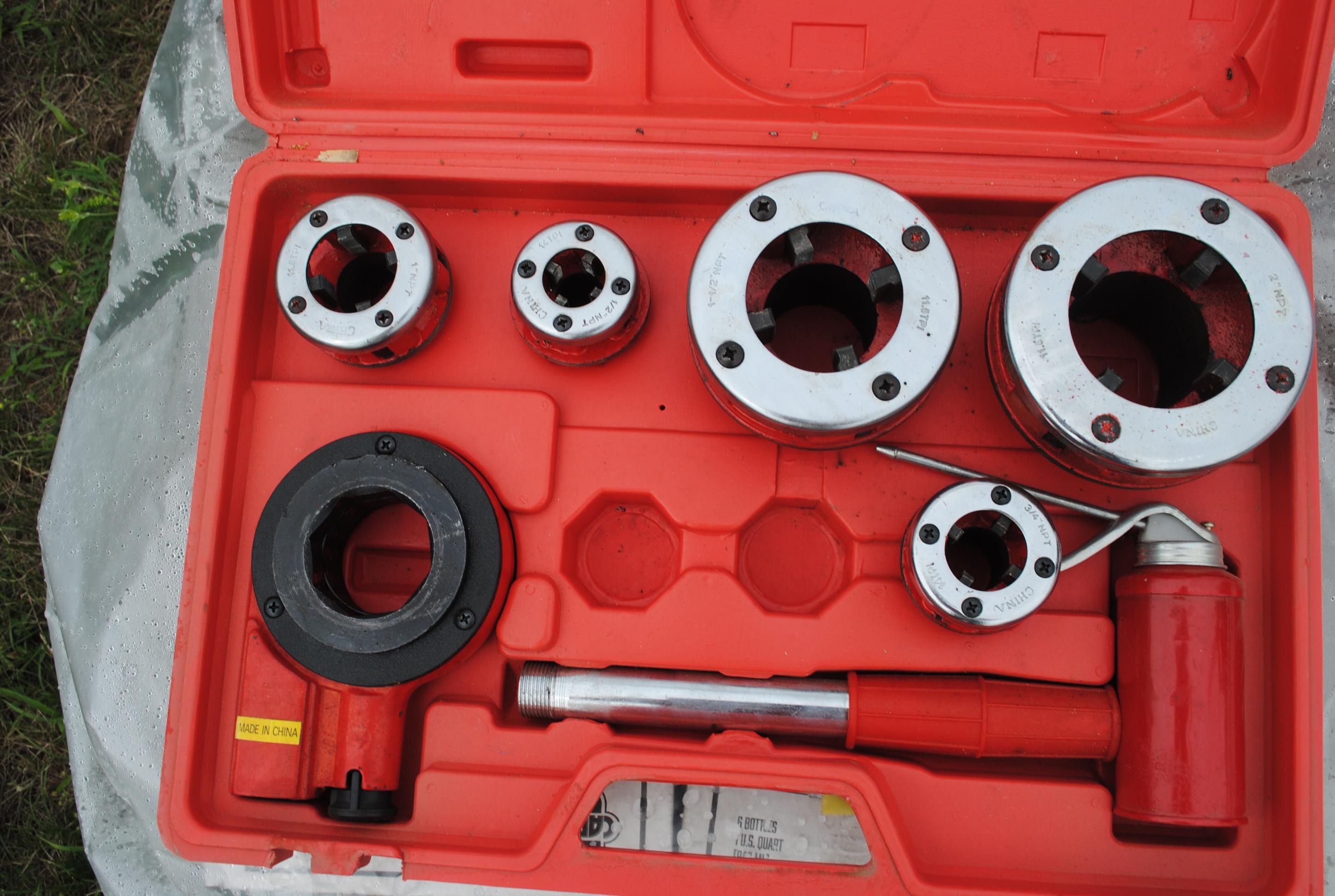 Pipe threader kit