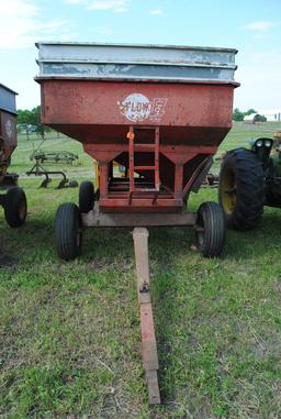 Flow EZ Gravity Box on EZ Trail running gear, approx. 275 bu., extendable pole
