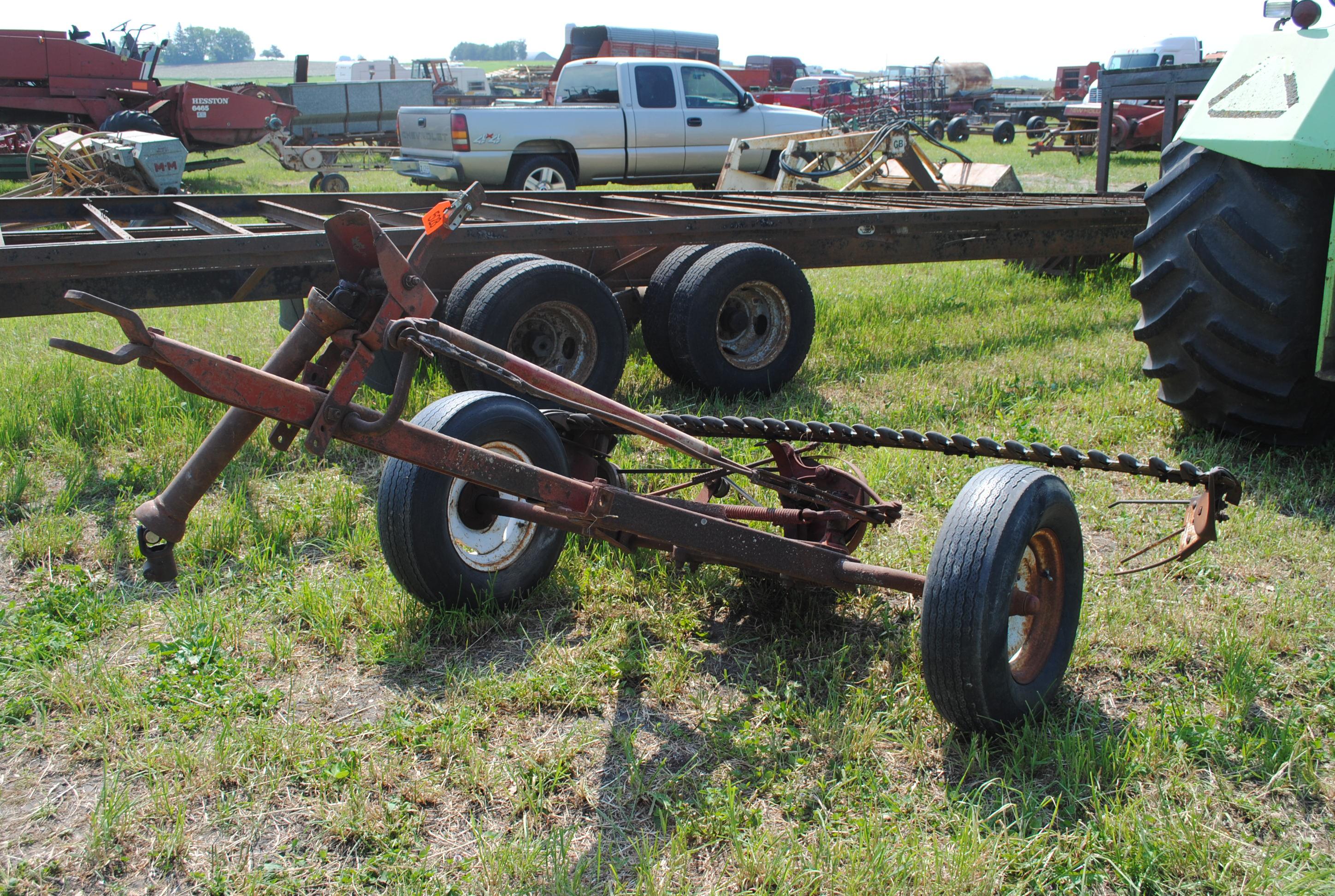 International 100 Sickle pull-type sickle mower, only used once since the new sickle has been on the