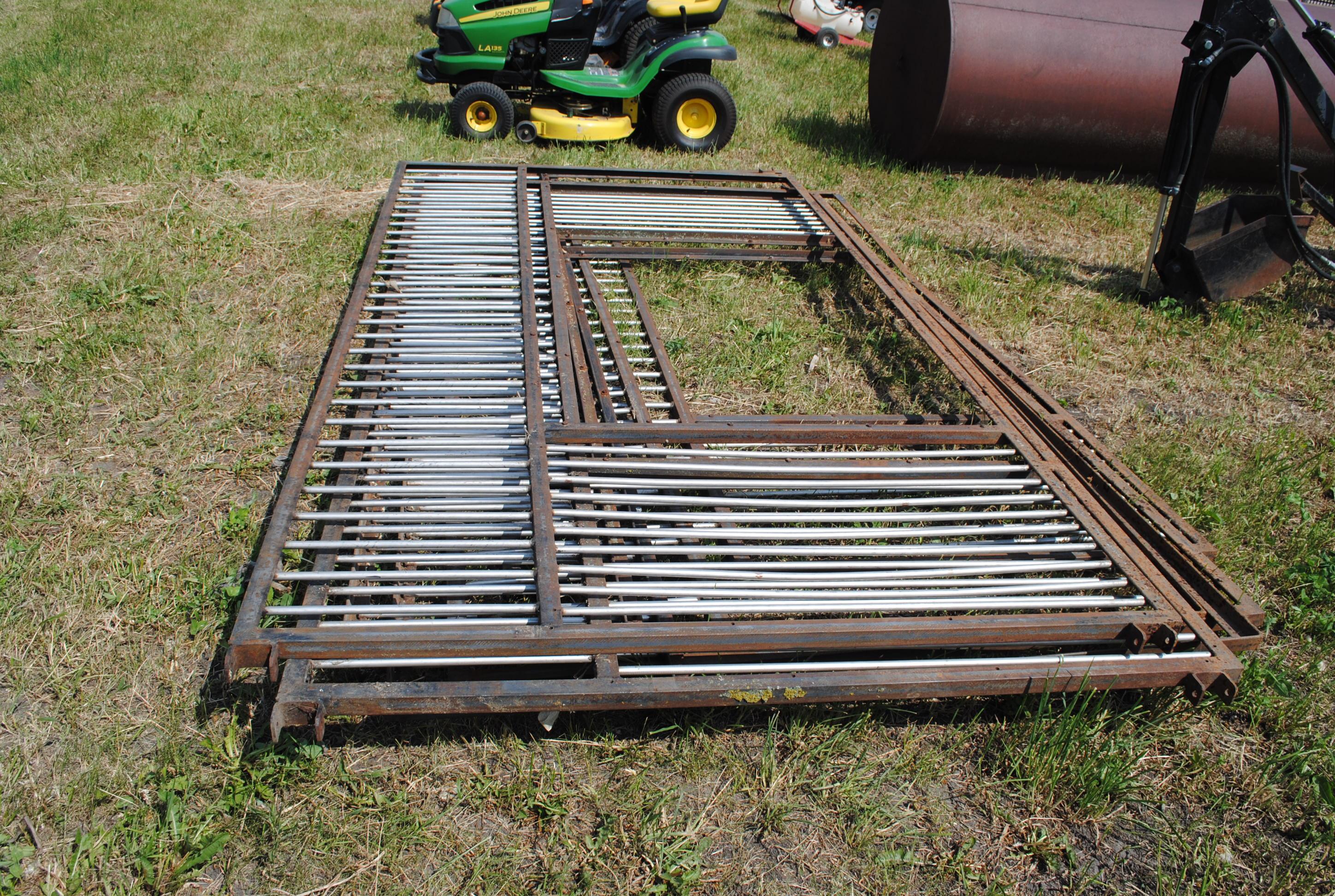 Metal stall frames, 6 of them approx. 10.5' long