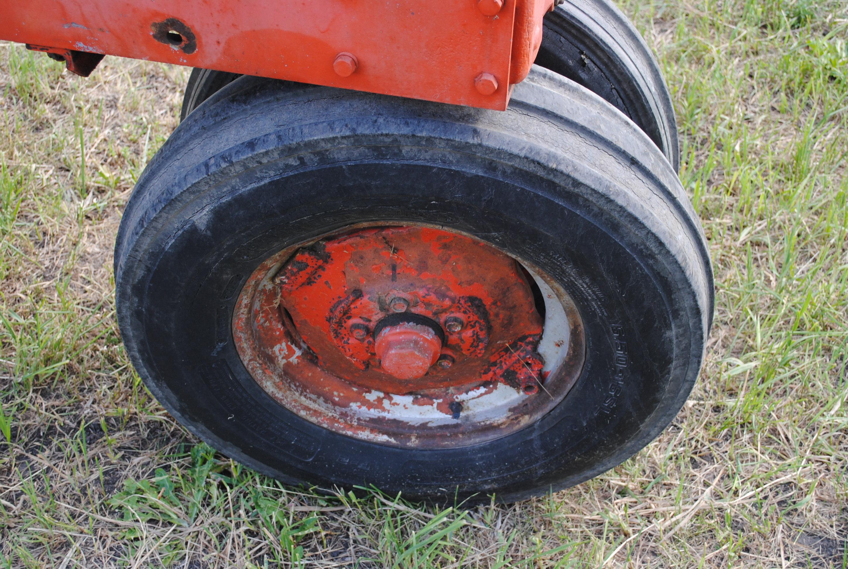 Allis Chalmers 'WD', narrow front, fenders, 3-point, 12-volt, currently not running but owner states