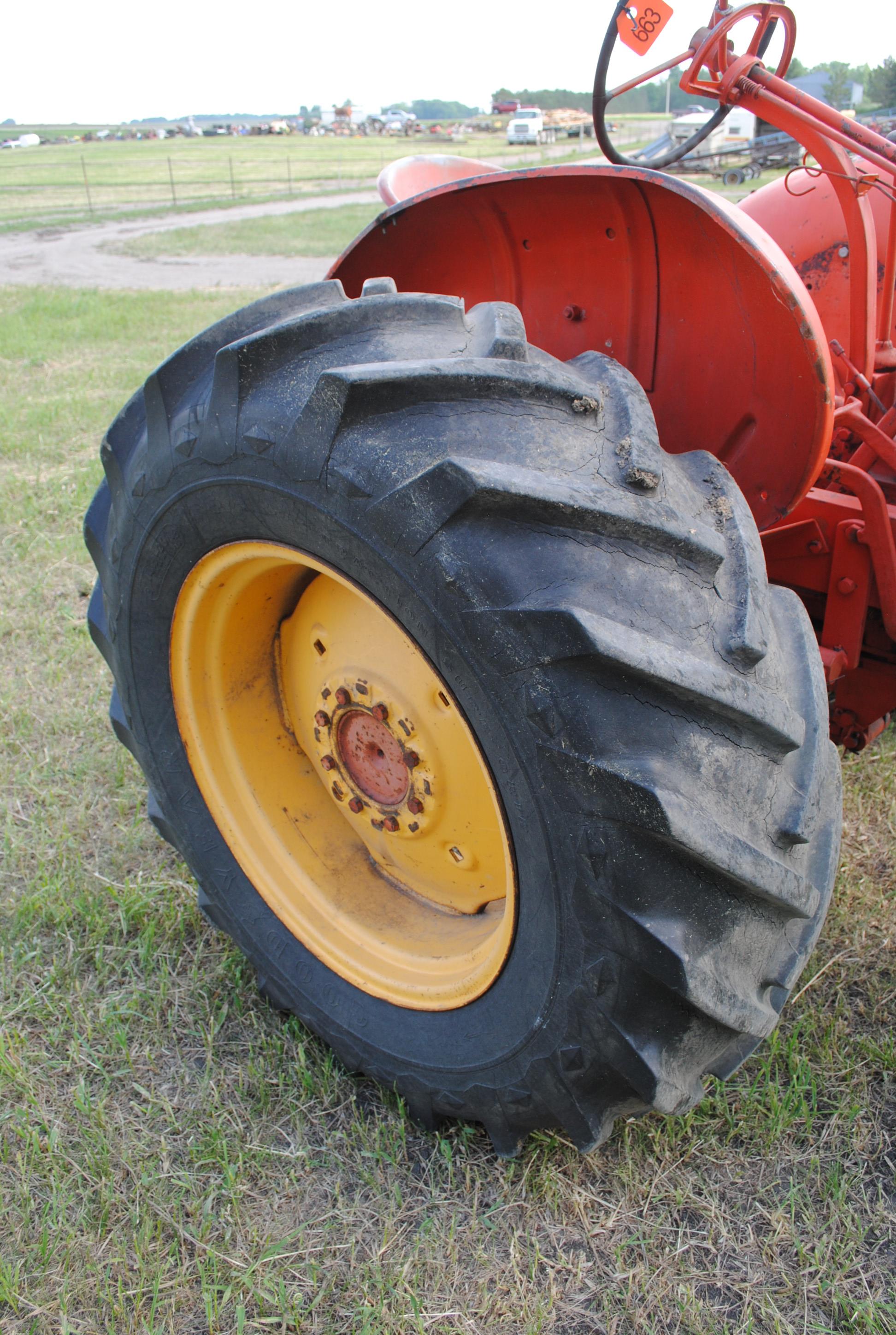 Allis Chalmers 'WD', narrow front, fenders, 3-point, 12-volt, currently not running but owner states