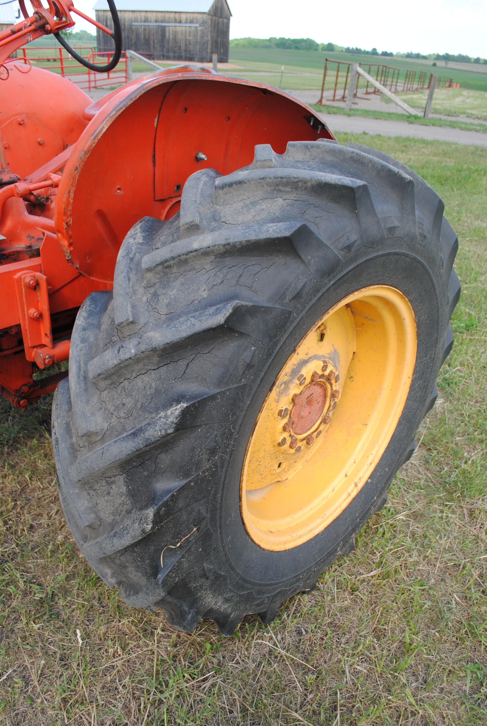 Allis Chalmers 'WD', narrow front, fenders, 3-point, 12-volt, currently not running but owner states