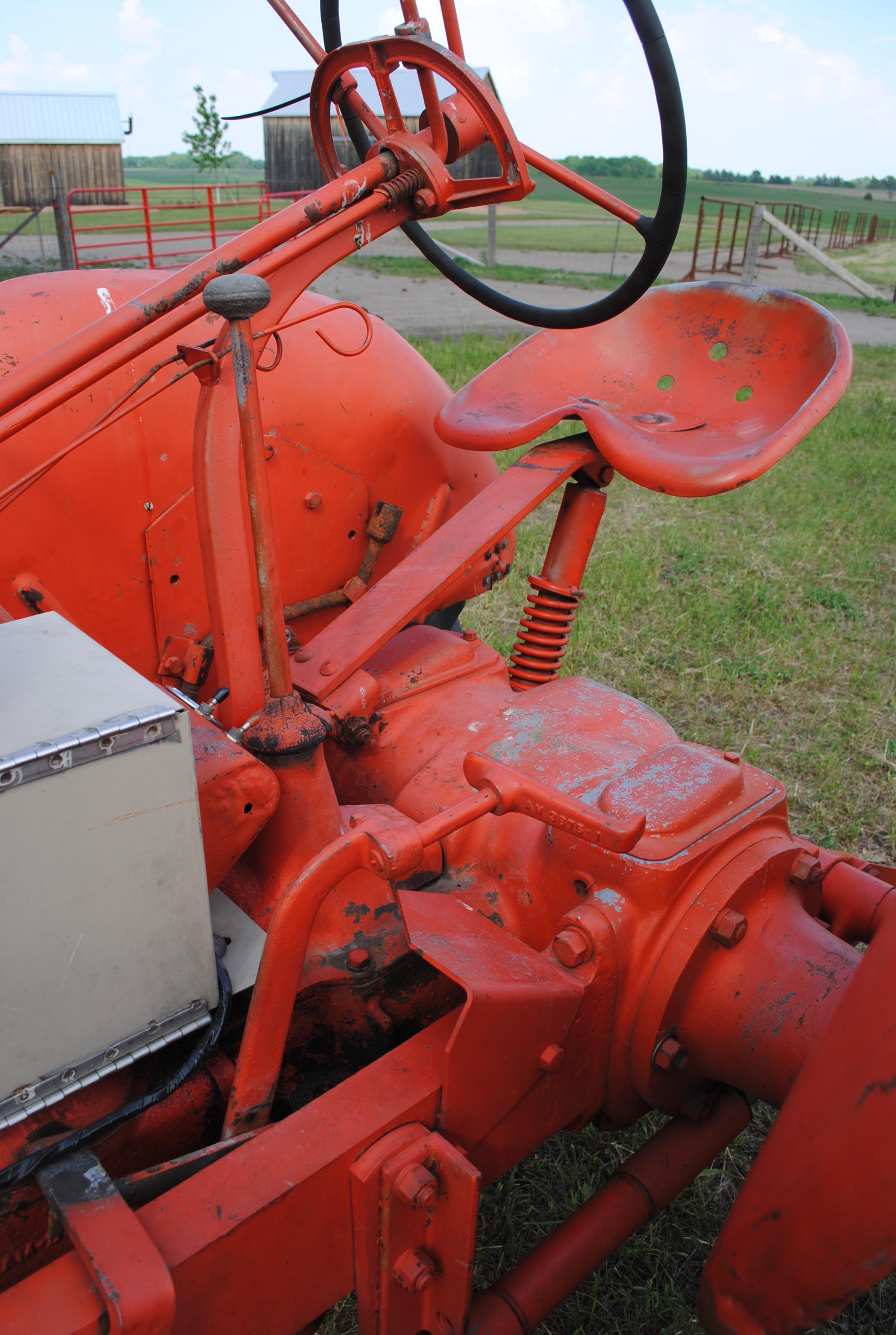 Allis Chalmers 'WD', narrow front, fenders, 3-point, 12-volt, currently not running but owner states