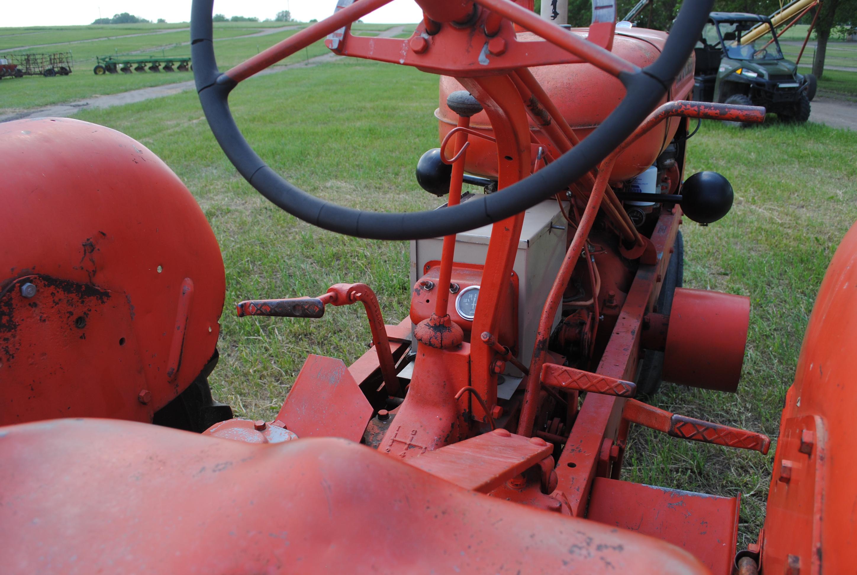 Allis Chalmers 'WD', narrow front, fenders, 3-point, 12-volt, currently not running but owner states