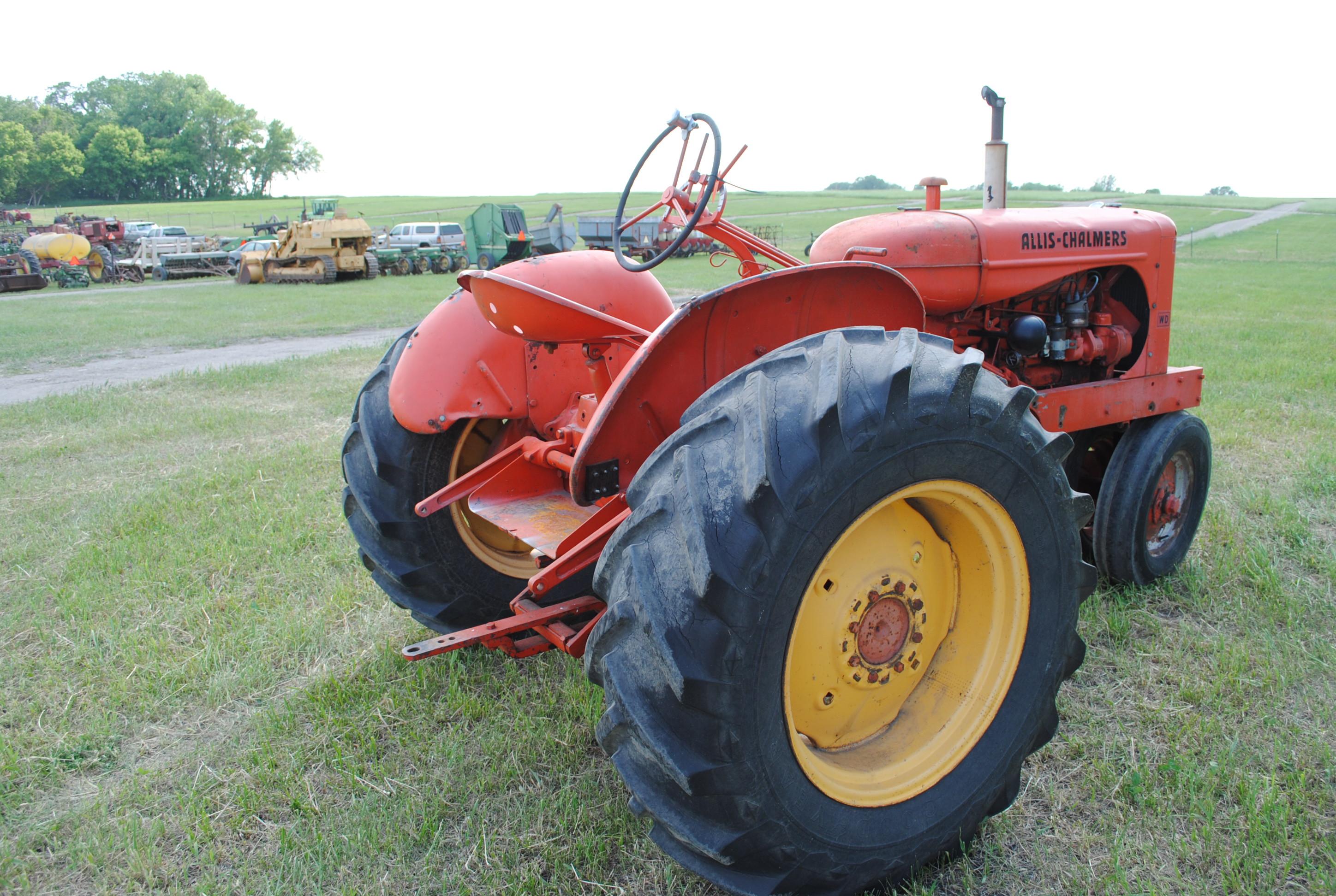 Allis Chalmers 'WD', narrow front, fenders, 3-point, 12-volt, currently not running but owner states