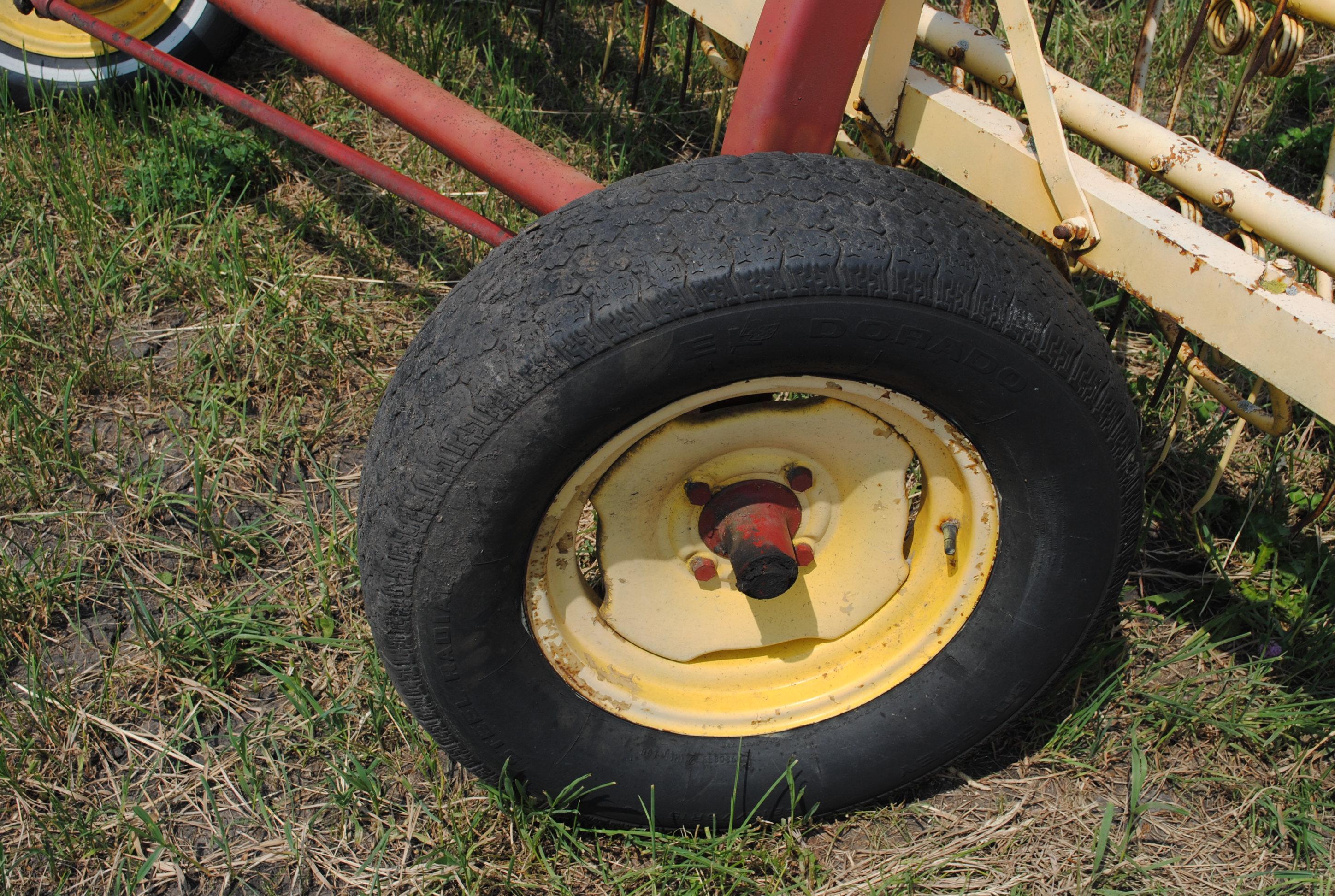 New Holland 56 Hay rake, works