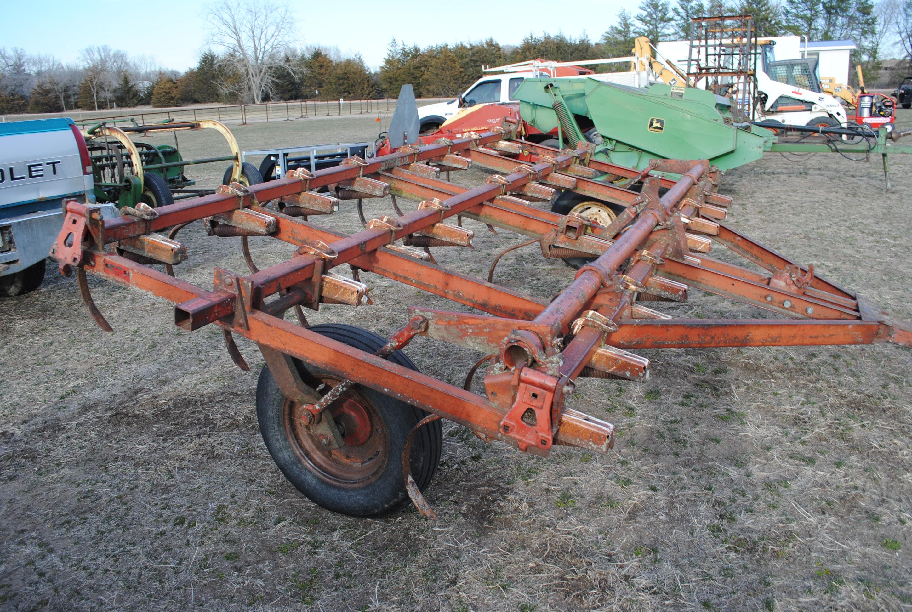 International 45 Digger, 13'