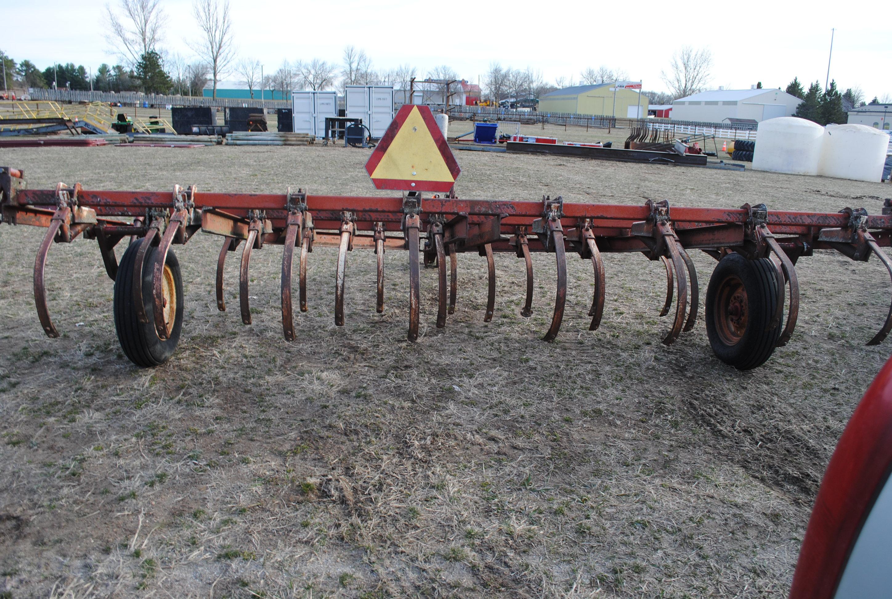 International 45 Digger, 13'