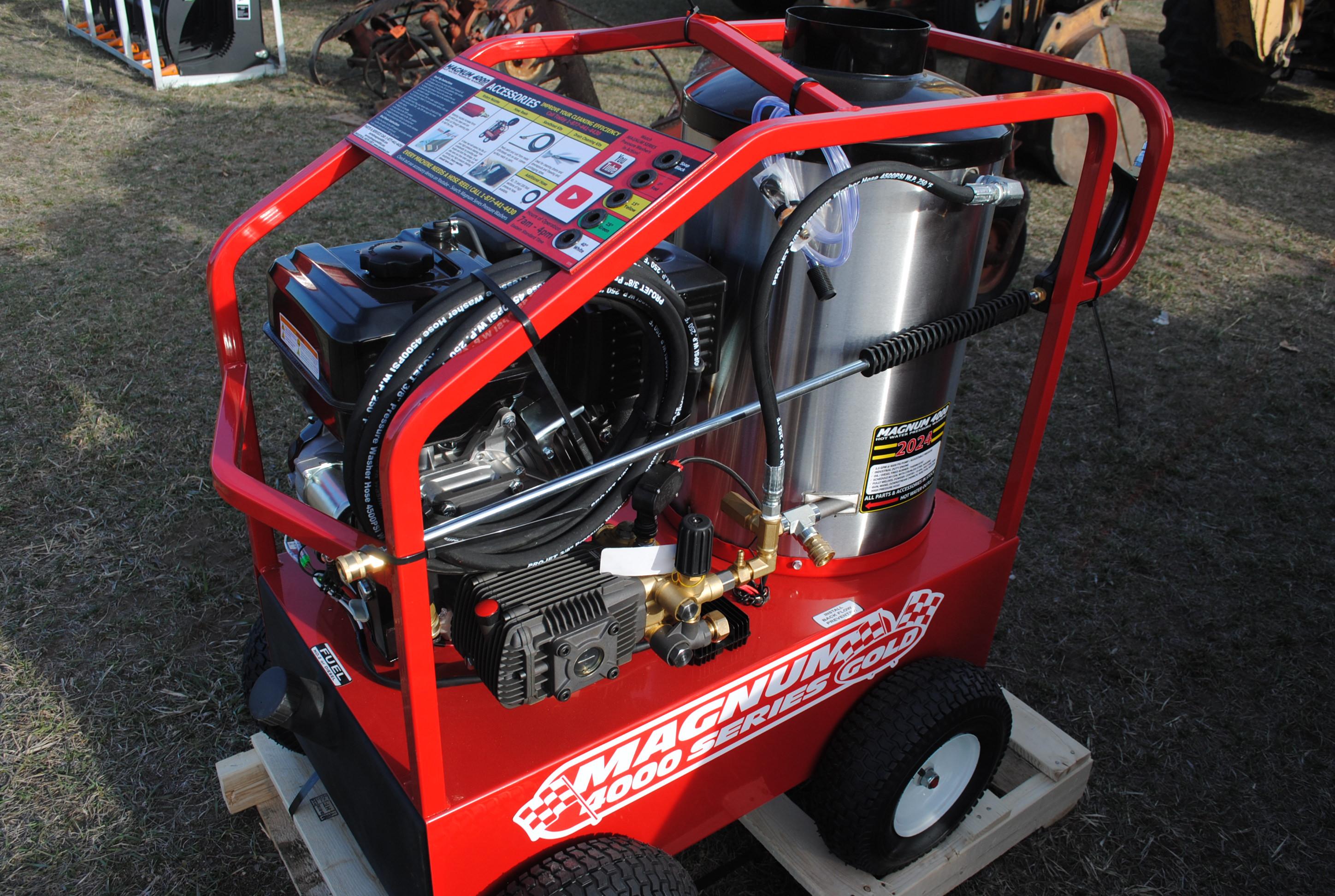 Magnum 4000 Pressure Washer hot water, wand and nozzles included, new - never had oil in it - read t