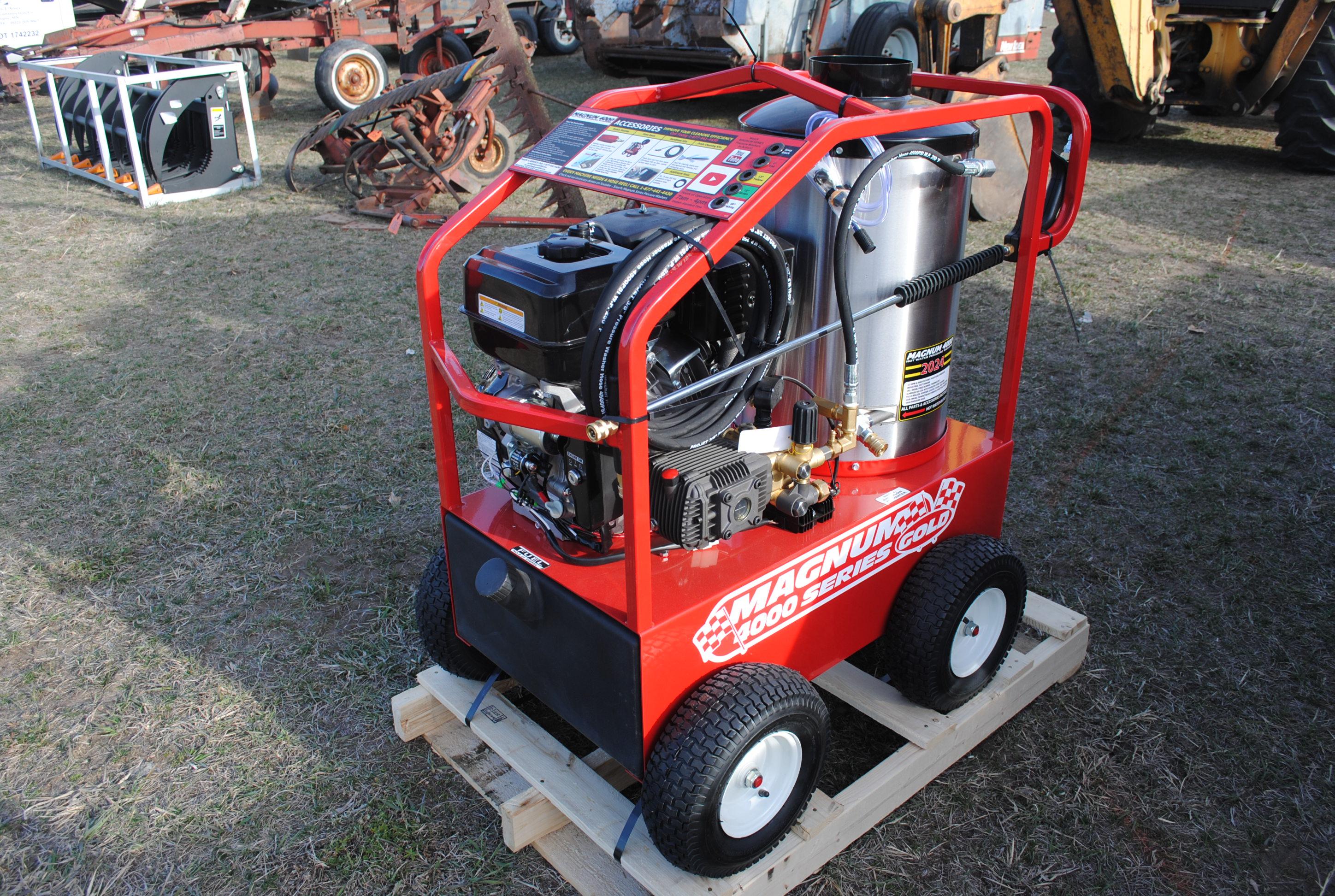 Magnum 4000 Pressure Washer hot water, wand and nozzles included, new - never had oil in it - read t