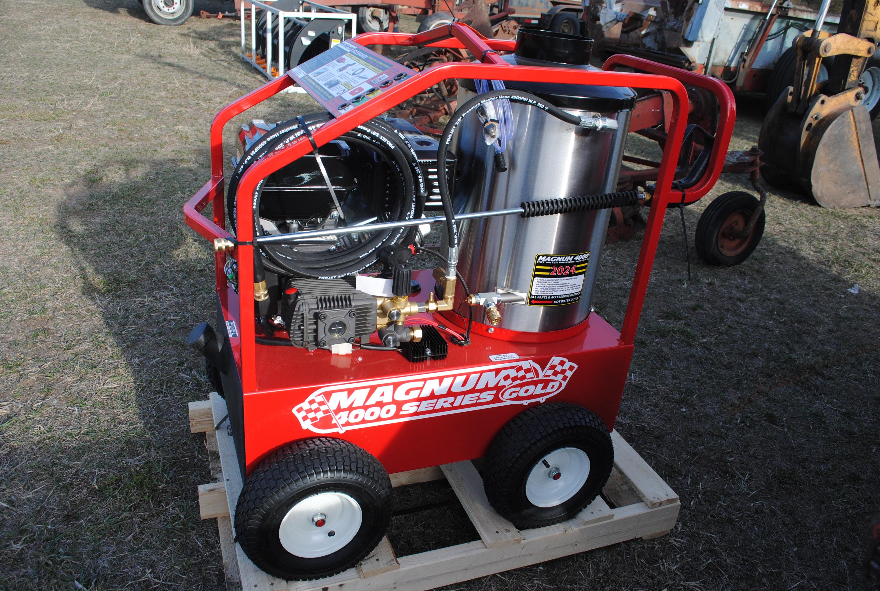 Magnum 4000 Pressure Washer hot water, wand and nozzles included, new - never had oil in it - read t