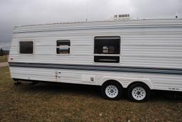 **T** 1999 Hornet Bumper pull Camper 29'x8', Queen bed in master, couch folds down into bed, dinette