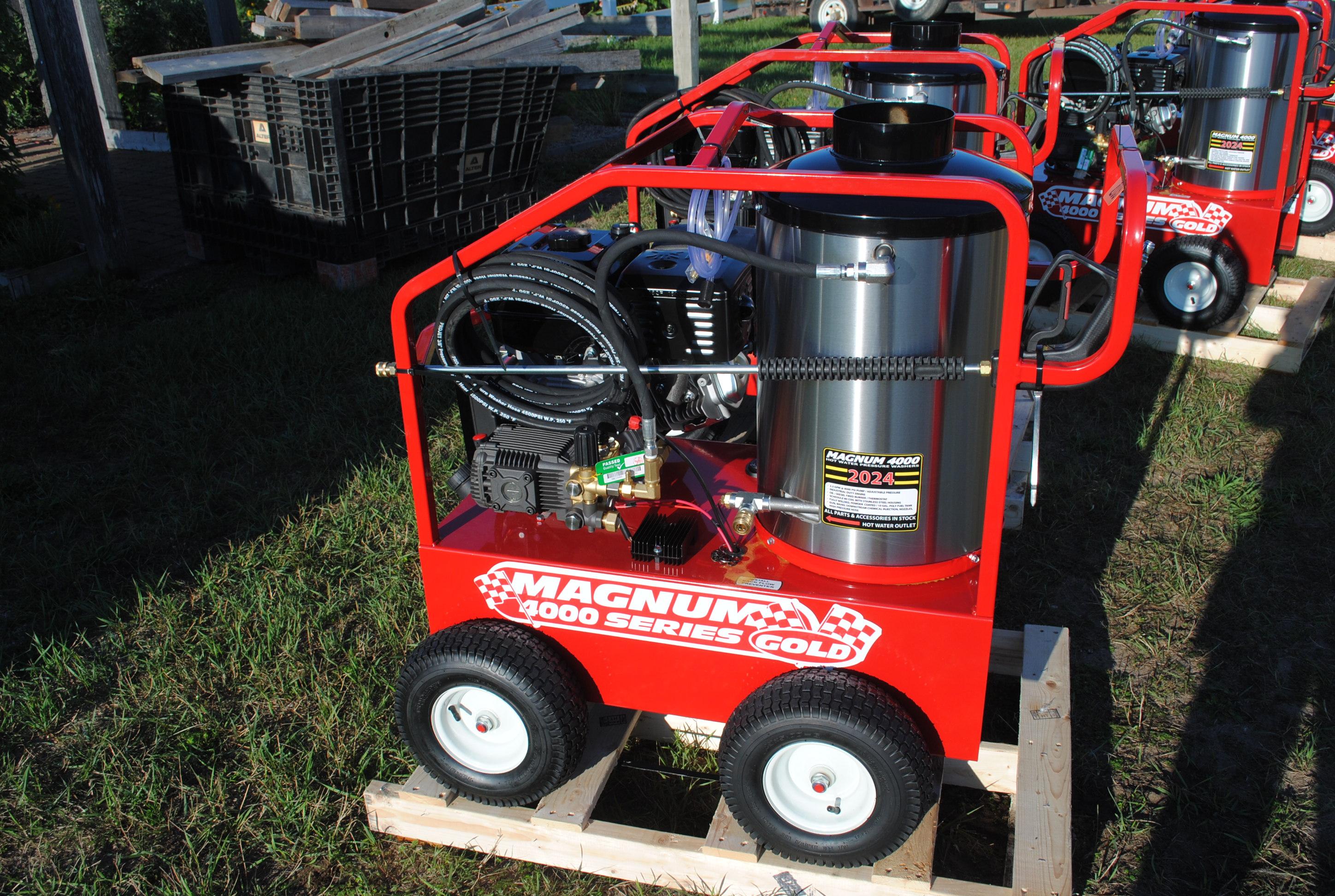 Magnum 4000 Pressure Washer hot water, wand and nozzles included, new - never had oil in it - read t