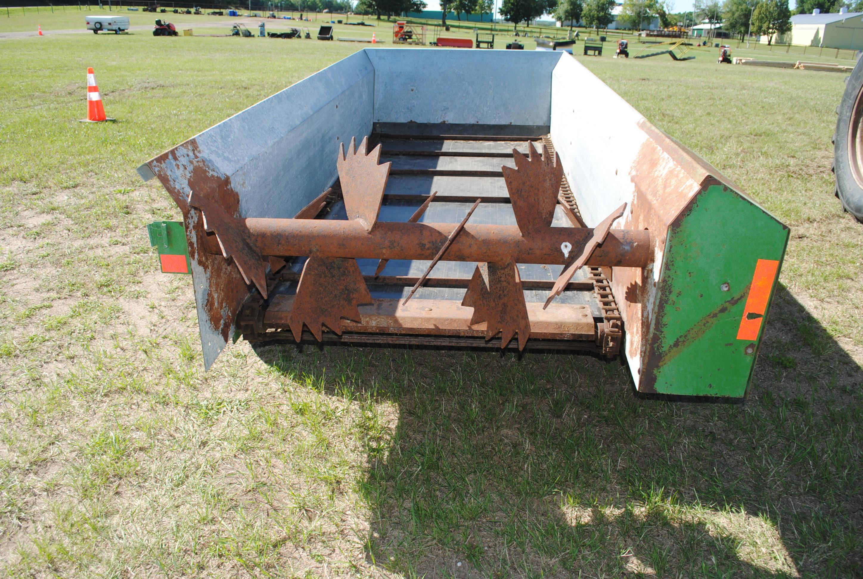 Frontier MS1112 Manure spreader, poly floor, single beater
