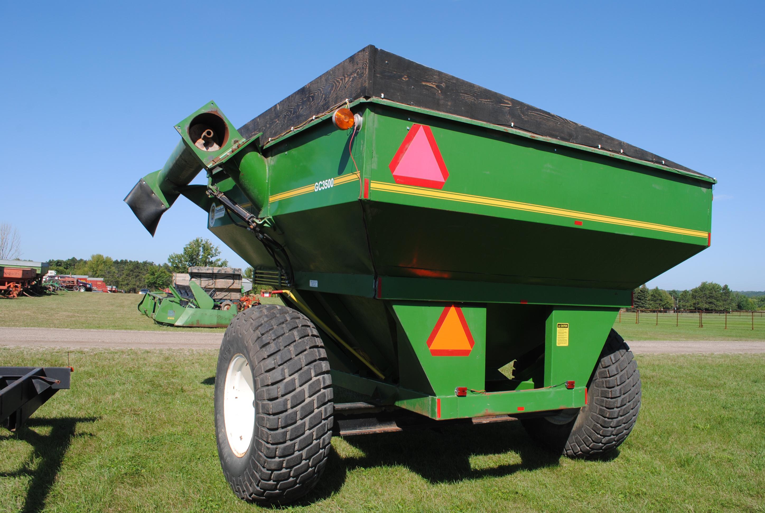 Unverferth GC3500 Grain cart with 12" unload auger, 1,000 pto, light kit, newer gear box put on 4-5