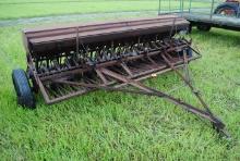 International 10' Grain drill, double disc, 6" spacing, grass seeder