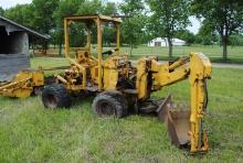 Vermeer Trencher/Backhoe/Blade machine, Backhoe Model #BH700, 4 wheel drive, has 5' blade, not runni