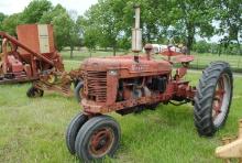 Farmall 'H', narrow front, 540 pto, draw bar, 6.00-16 fronts, 12.4/11-38 rears, runs & drives, Seria