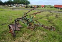 John Deere 583 2-bottom plow