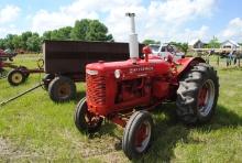 International McCormick W4 Standard, wide front, fenders, belt pulley, 540 pto, paint job 10 years a