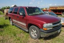 **T** 2005 Chevy Suburban LT, 4-door, 4WD, automatic, gas, cloth interior, power windows/locks, rear